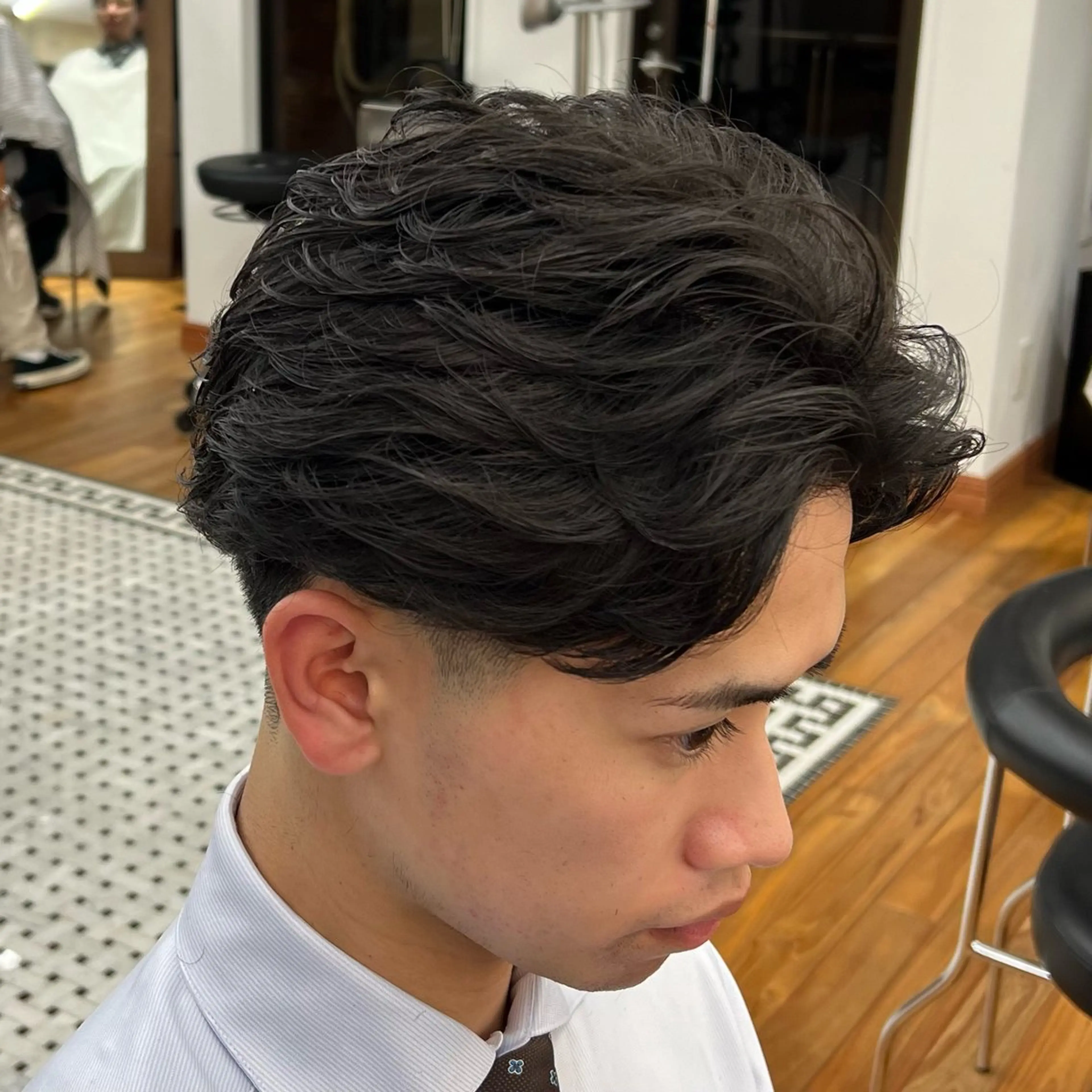 ショート パーマ メンズ フェザーパーマ メンズパーマ ショートヘア カット パーマ メンズカット✂️ スキンフェード伊藤陸のヘアスタイル