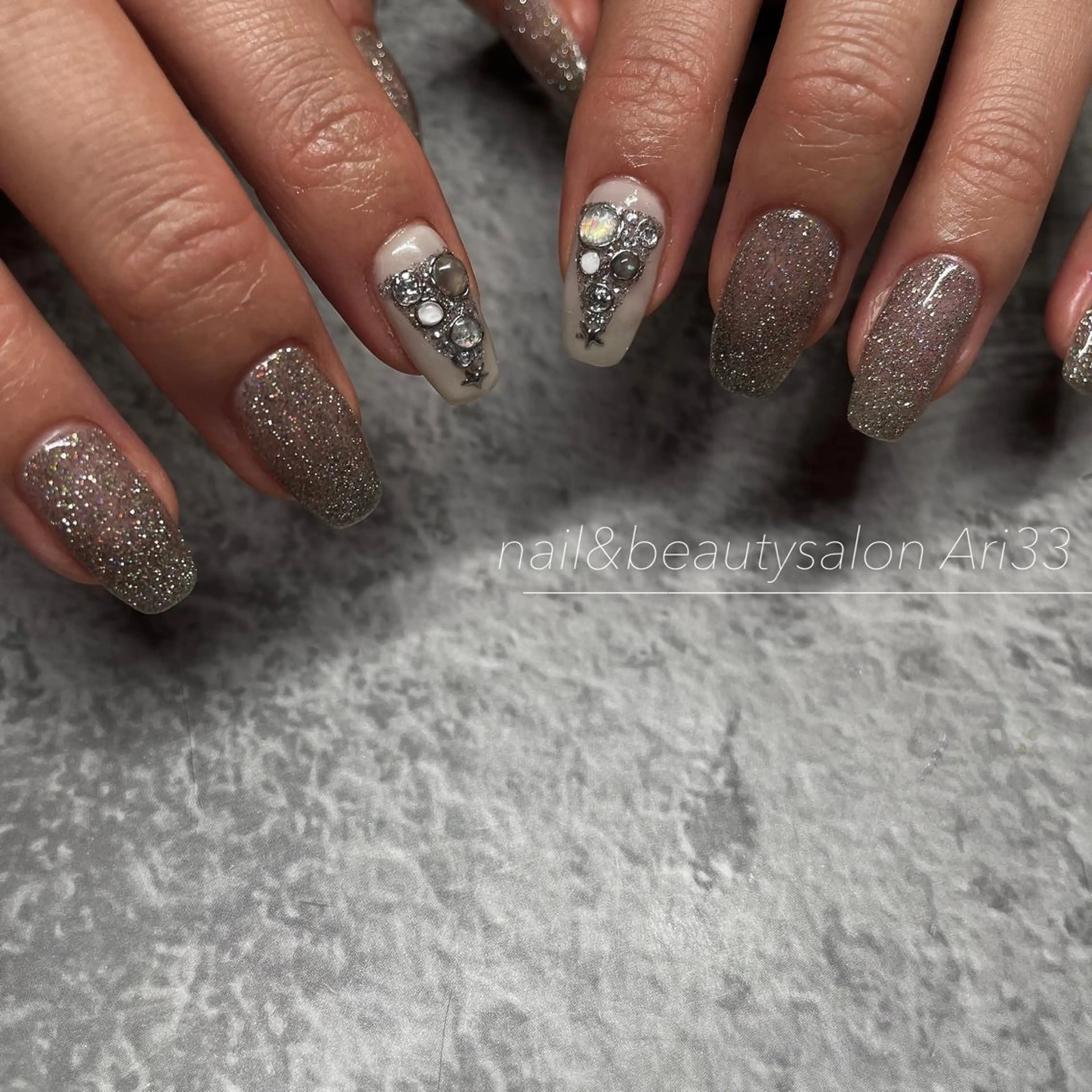 ネイル フラッシュネイル ニュアンスネイル ハンドネイル プライベートサロン Ari33nailのネイルデザイン