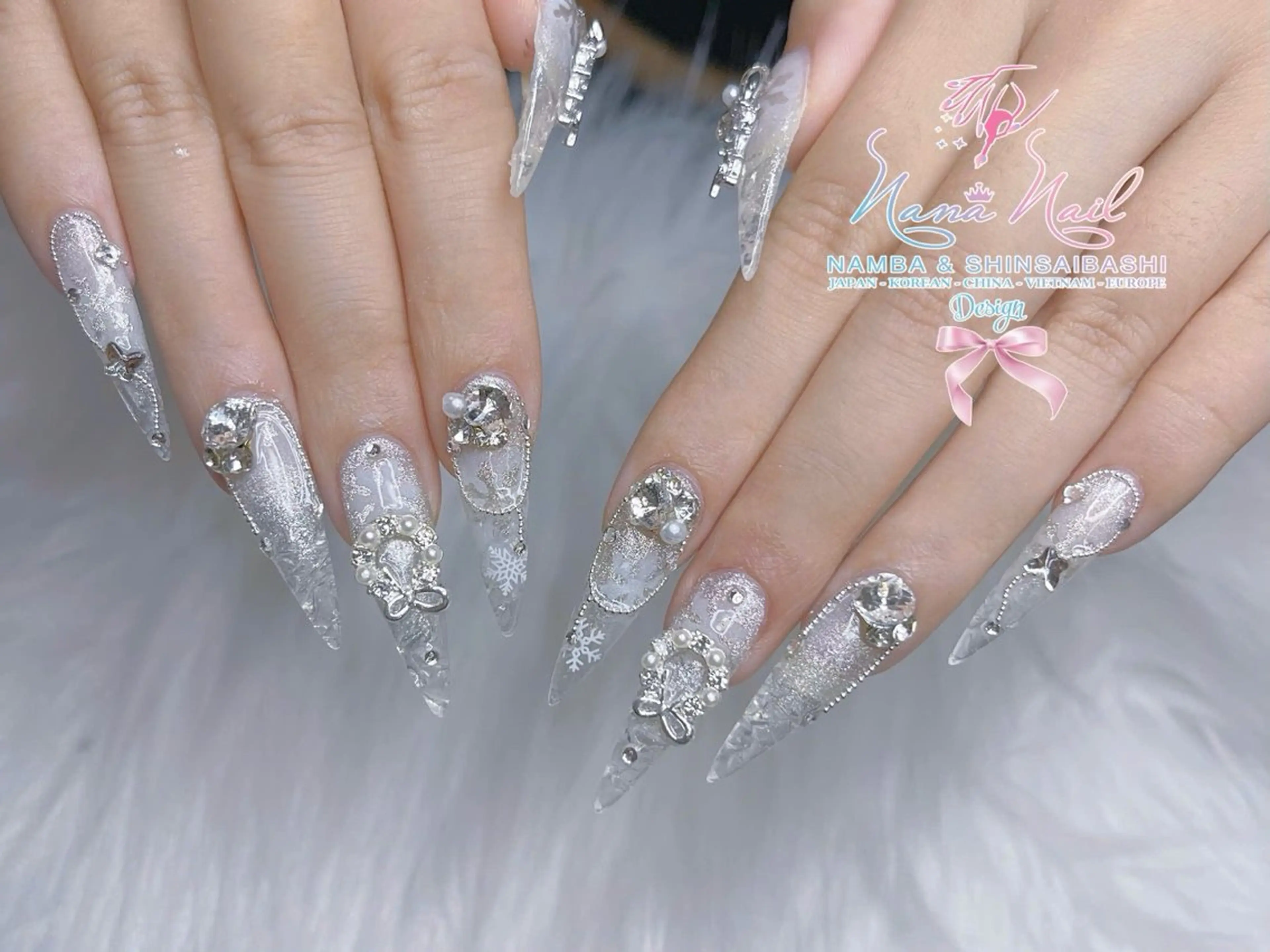 ロング 韓国風ヘア ロング クリスマス ハンドネイル Linanail Nambaのマツエク・マツパデザイン