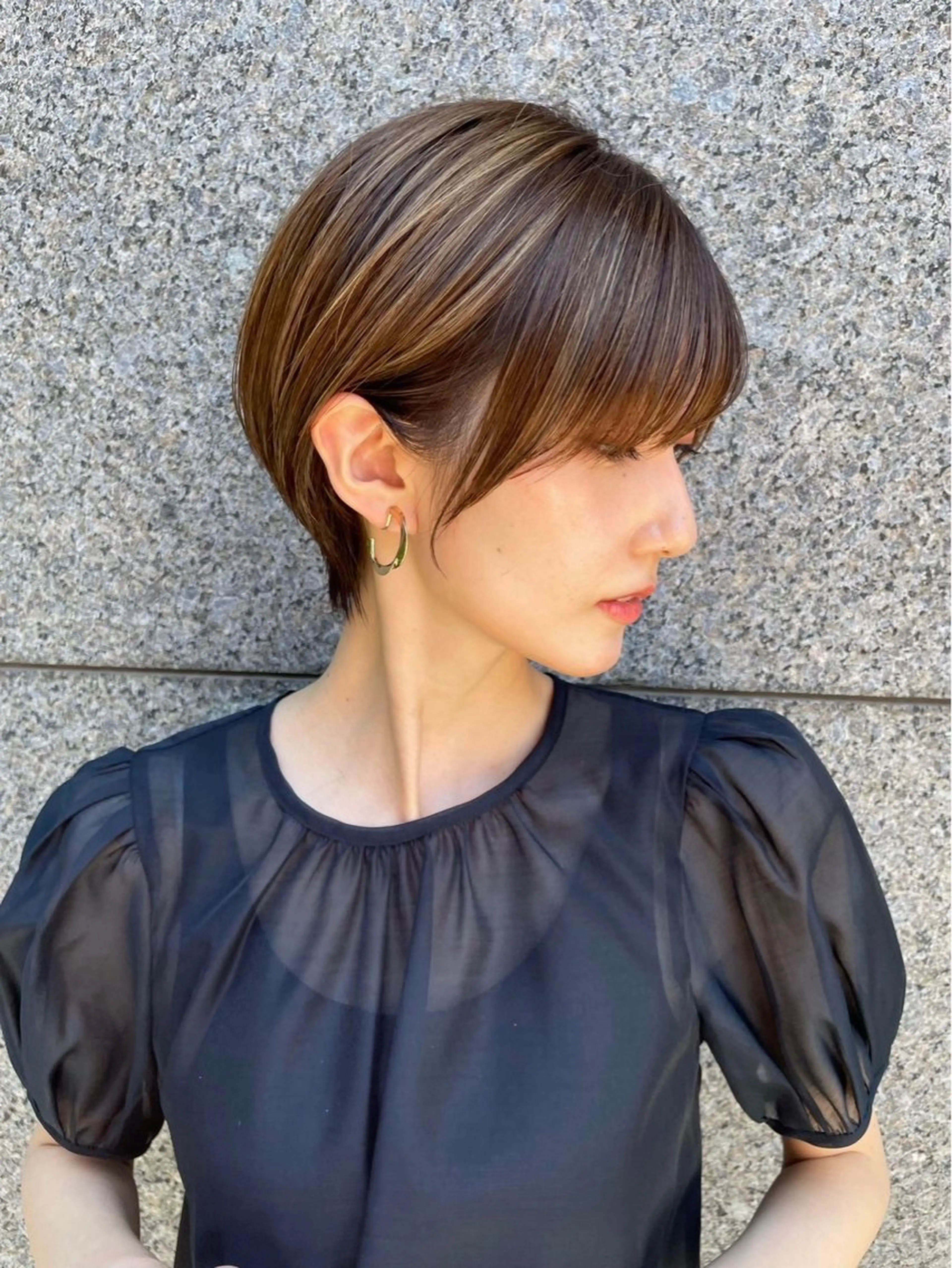 ショート 髪質改善|透明 感カラー🩵レイヤーのヘアスタイル