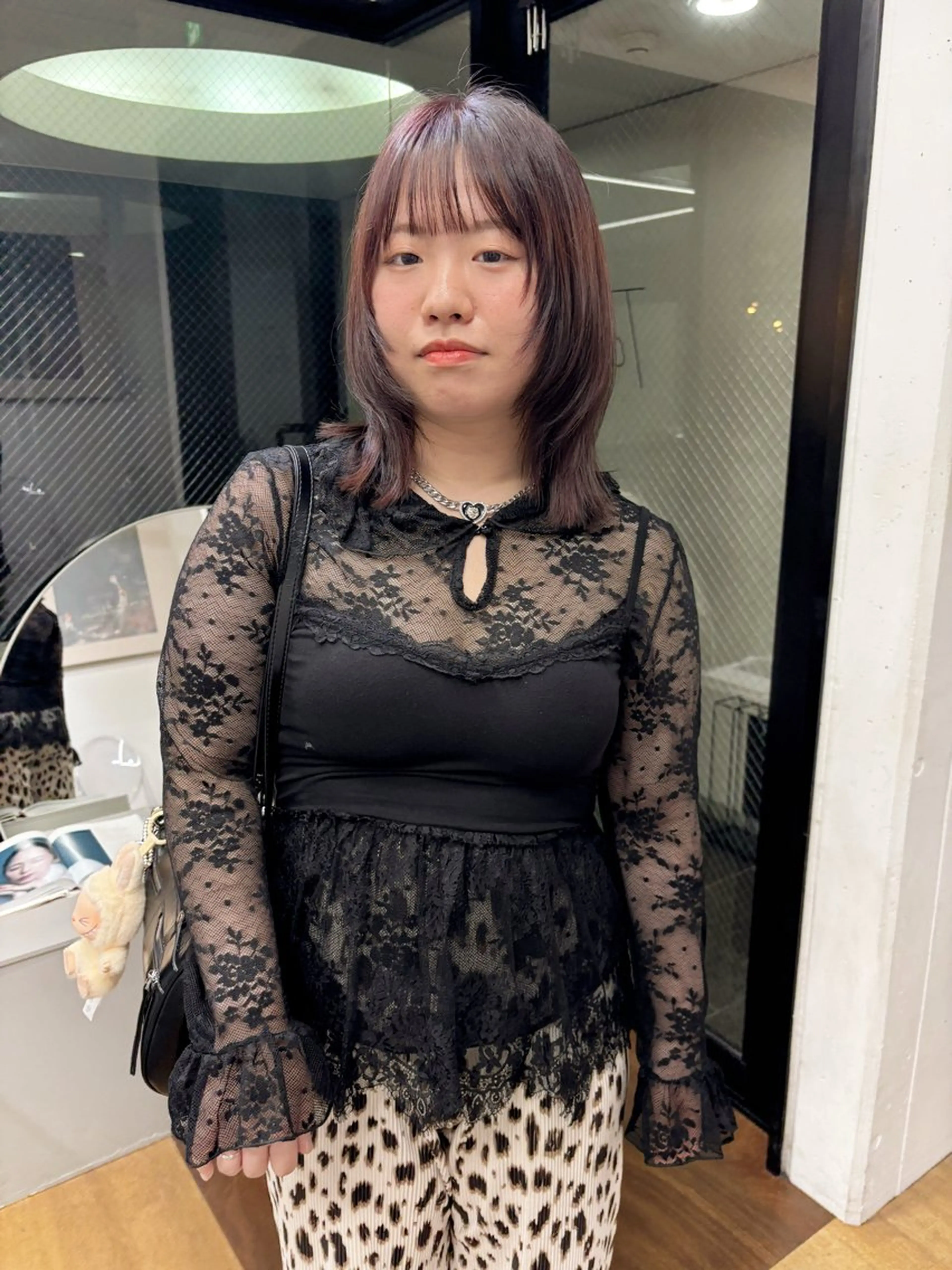 ミディアム 顔周りカット レイヤーカット ウルフカット ウルフレイヤー 柔らかストレートと ツヤカラー/和田陽向のヘアスタイル