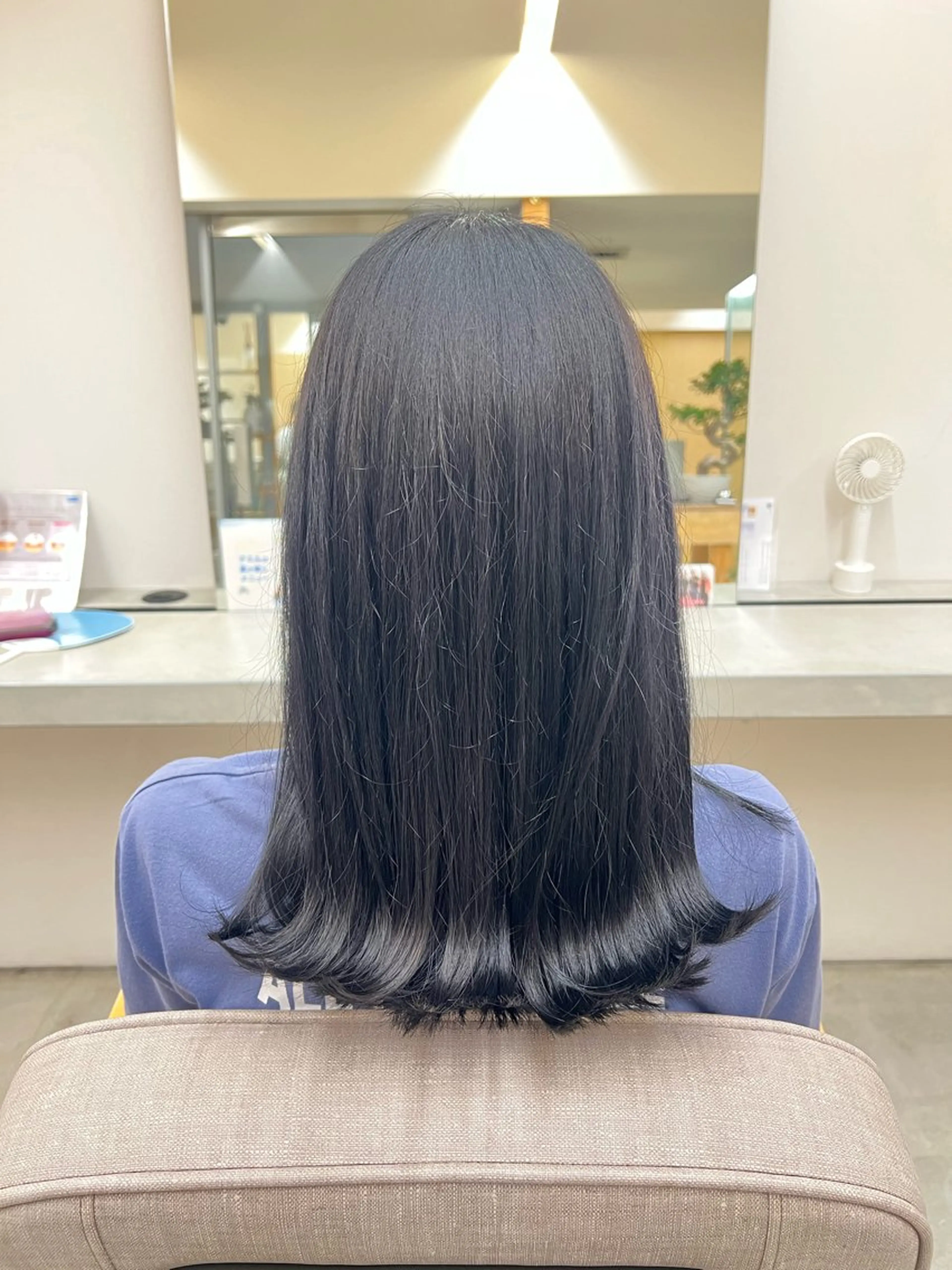 カラー 黒髪 ブルーカラー ブルーブラック TEMIL HAIR 彩弥のヘアスタイル