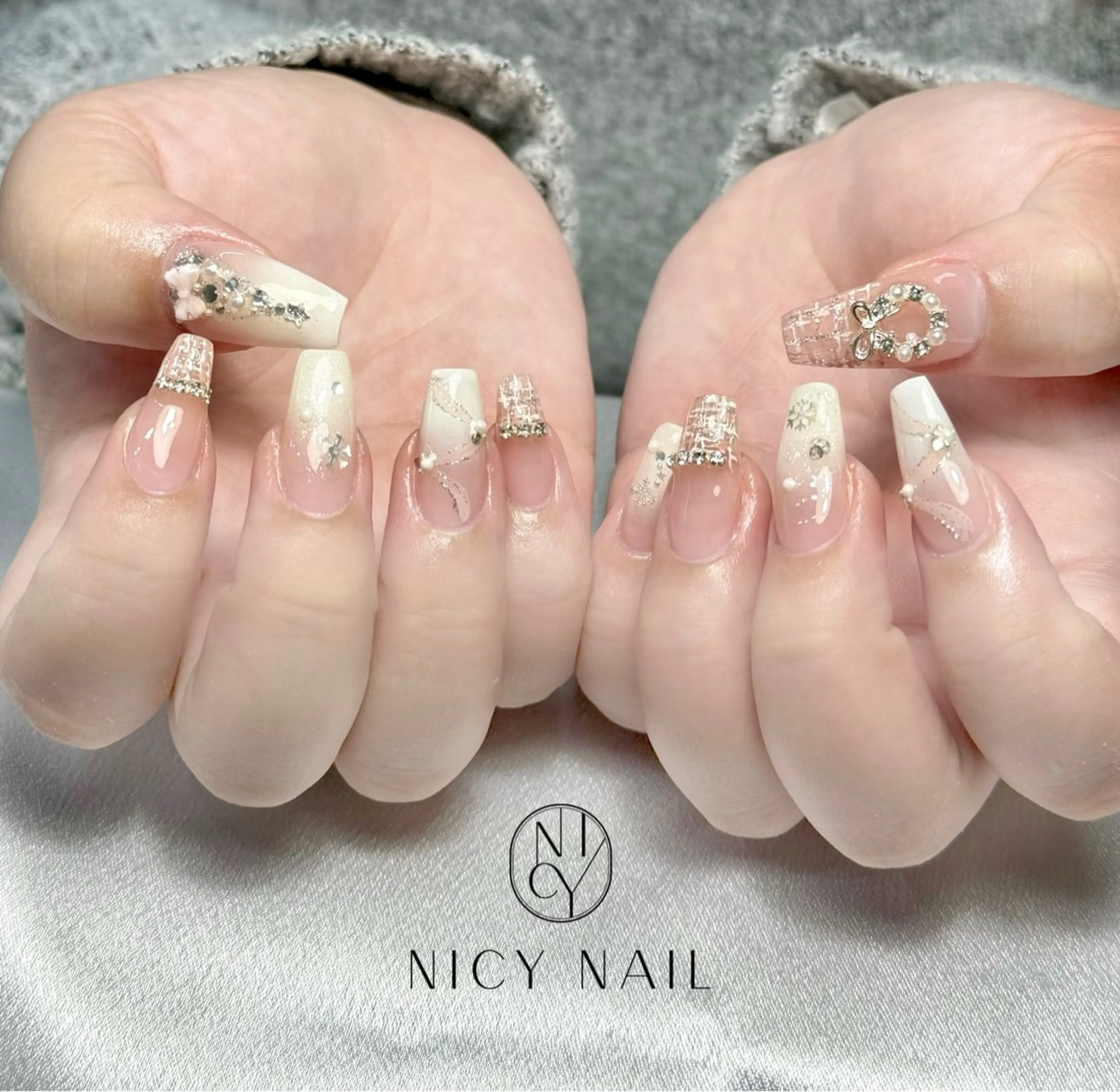 ネイル アートネイル オーロラネイル ブルー チークネイル フットネイル ハンドネイル NICY NAIL 池袋のネイルデザイン