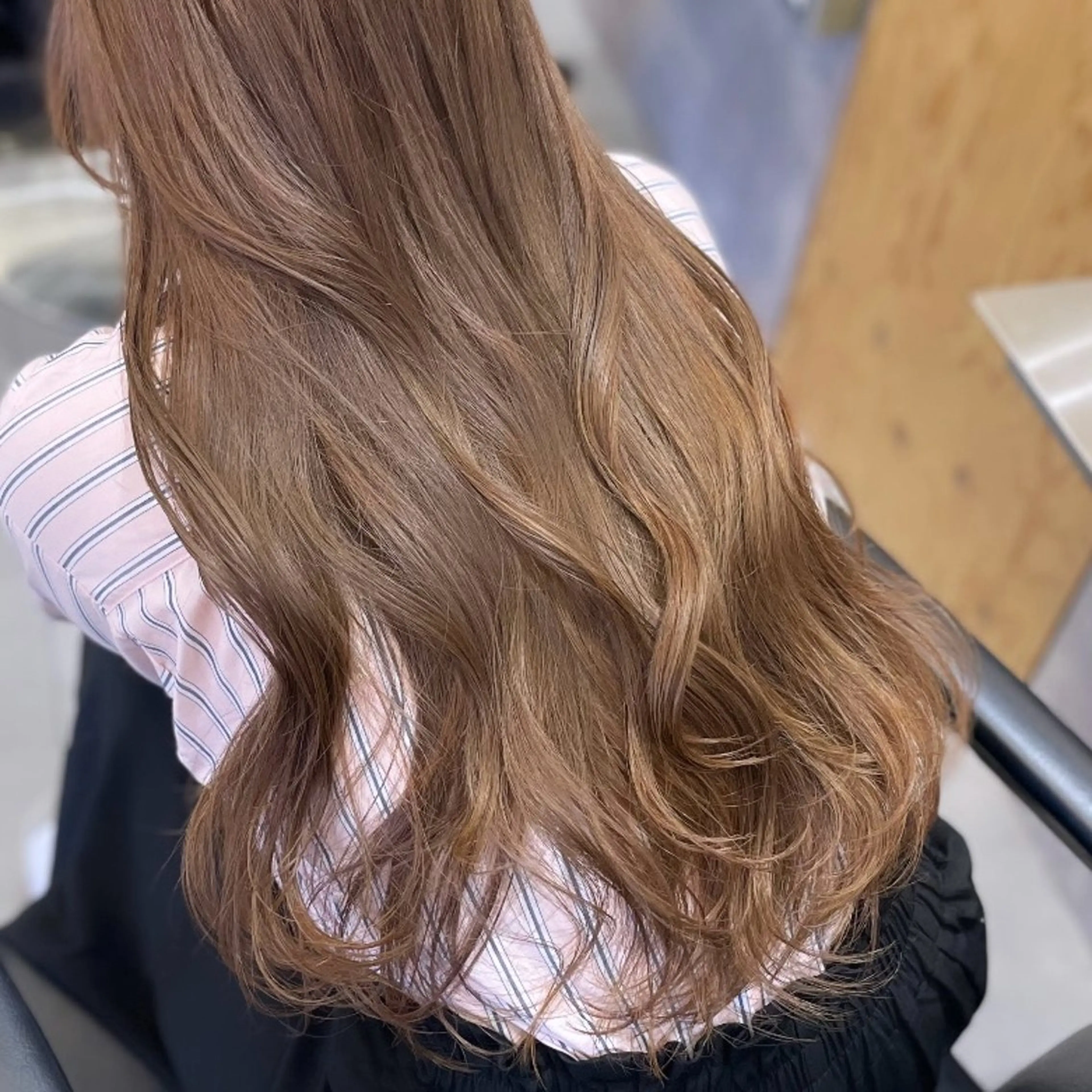 ロング カラー ベージュカラー ブリーチ ケアブリーチ ヘアカラー Rui/透明感カラー 暖色/レイヤーカットのヘアスタイル