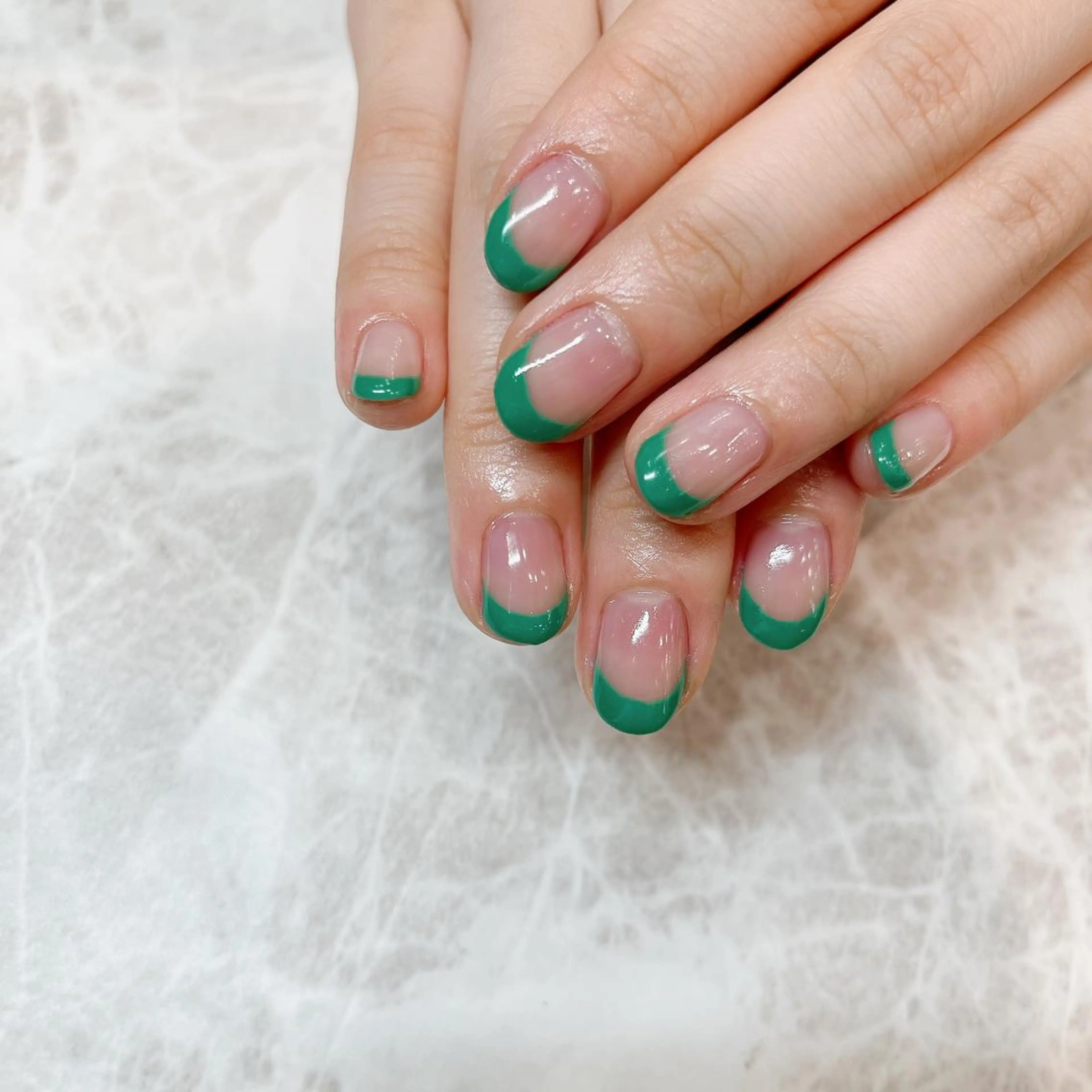 ネイル フレンチネイル グリーン 関谷 真登佳のネイルデザイン