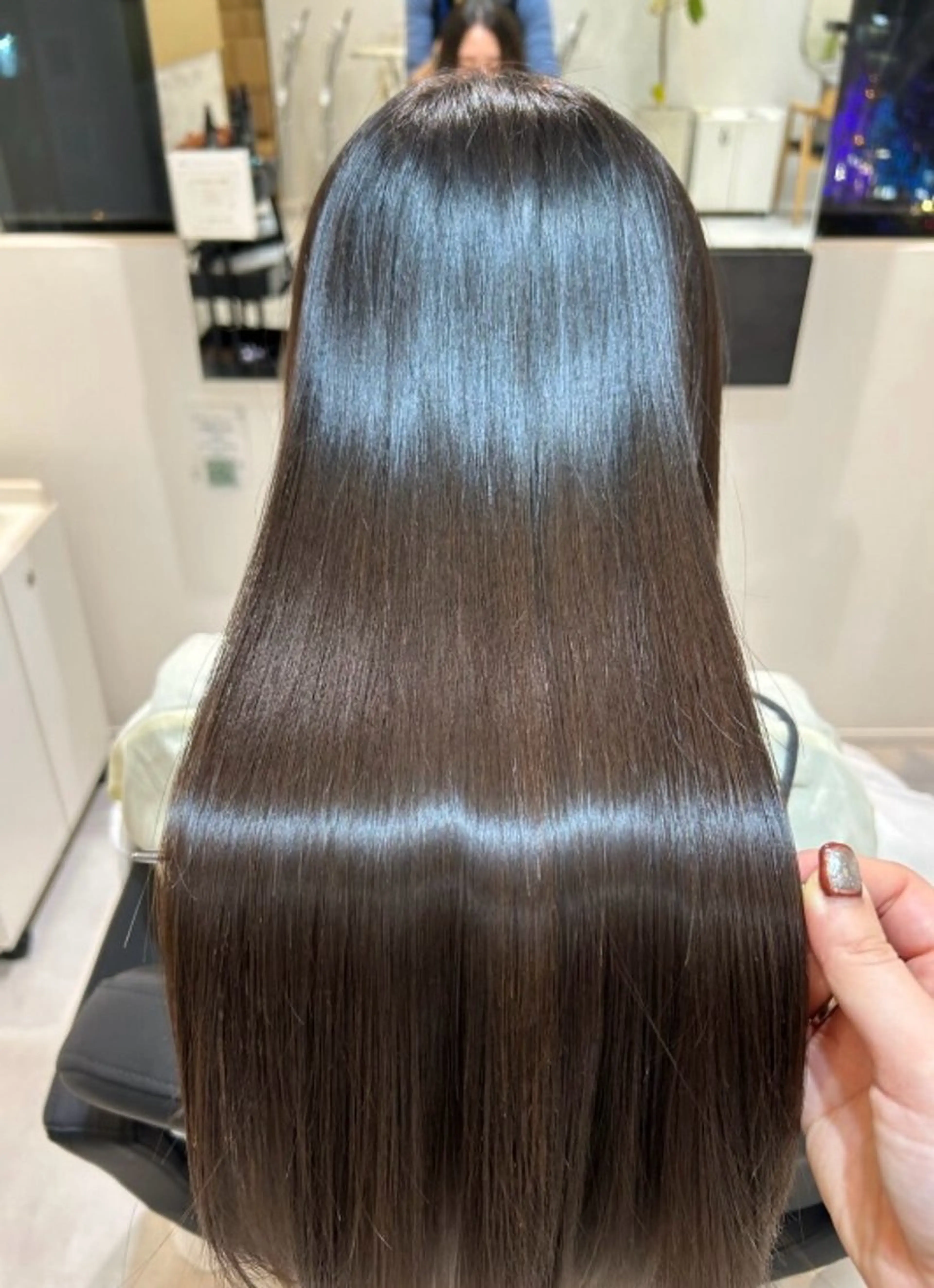 ロング カット 縮毛矯正 トリートメント ヘッドスパ Emüest髪質改善 👩🏼🖤cocoのヘアスタイル
