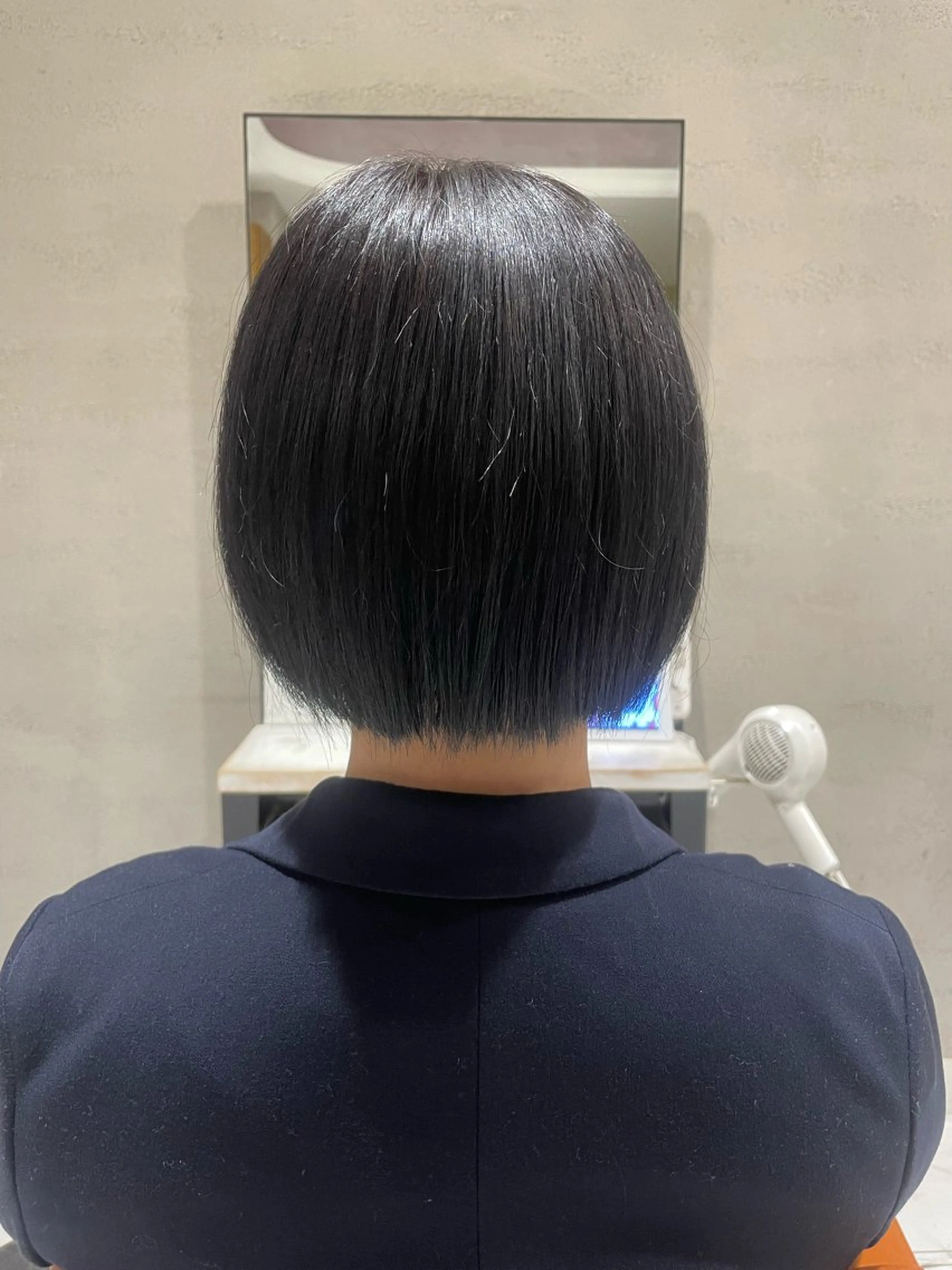 ショート 頭から整える美容師 松田のヘアスタイル