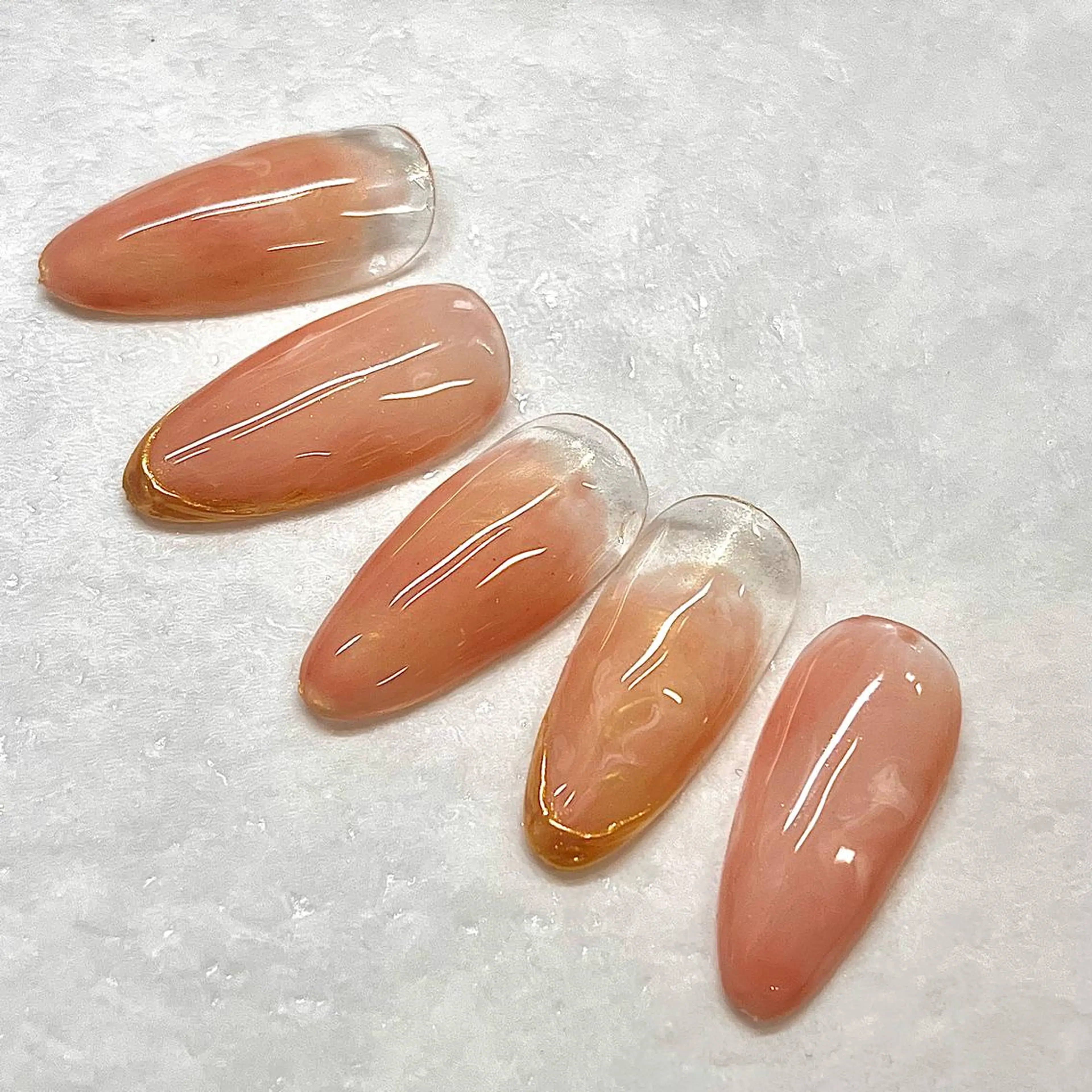 ショート ネイル ゴールド ニュアンスネイル オレンジ ピンク RIONnail Yurikaのネイルデザイン