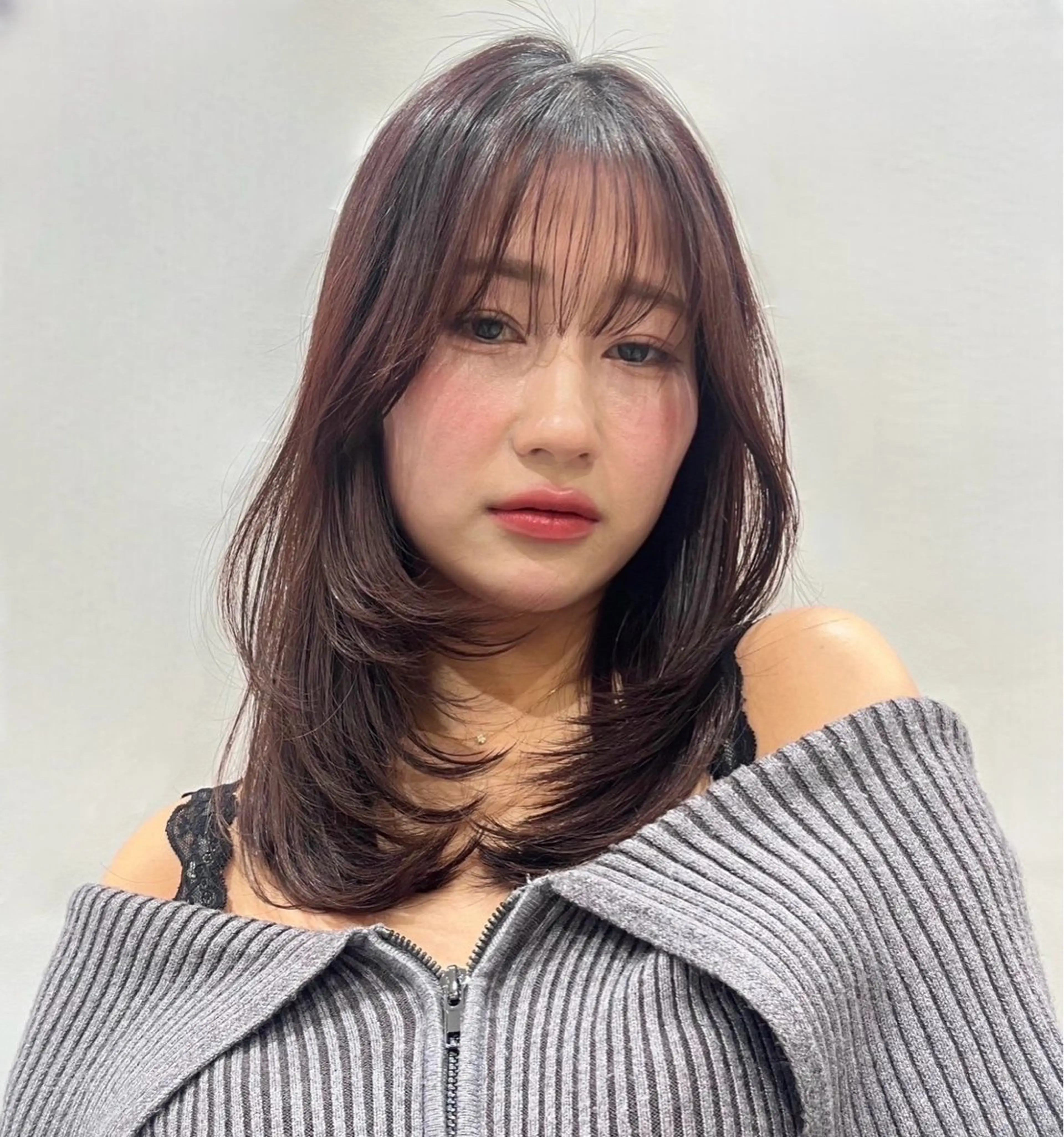 セミロング カラー 顔まわりレイヤー レイヤーカット カット ヘアカラー 🩷愛咲🩷レイヤー /透明感カラーのヘアスタイル