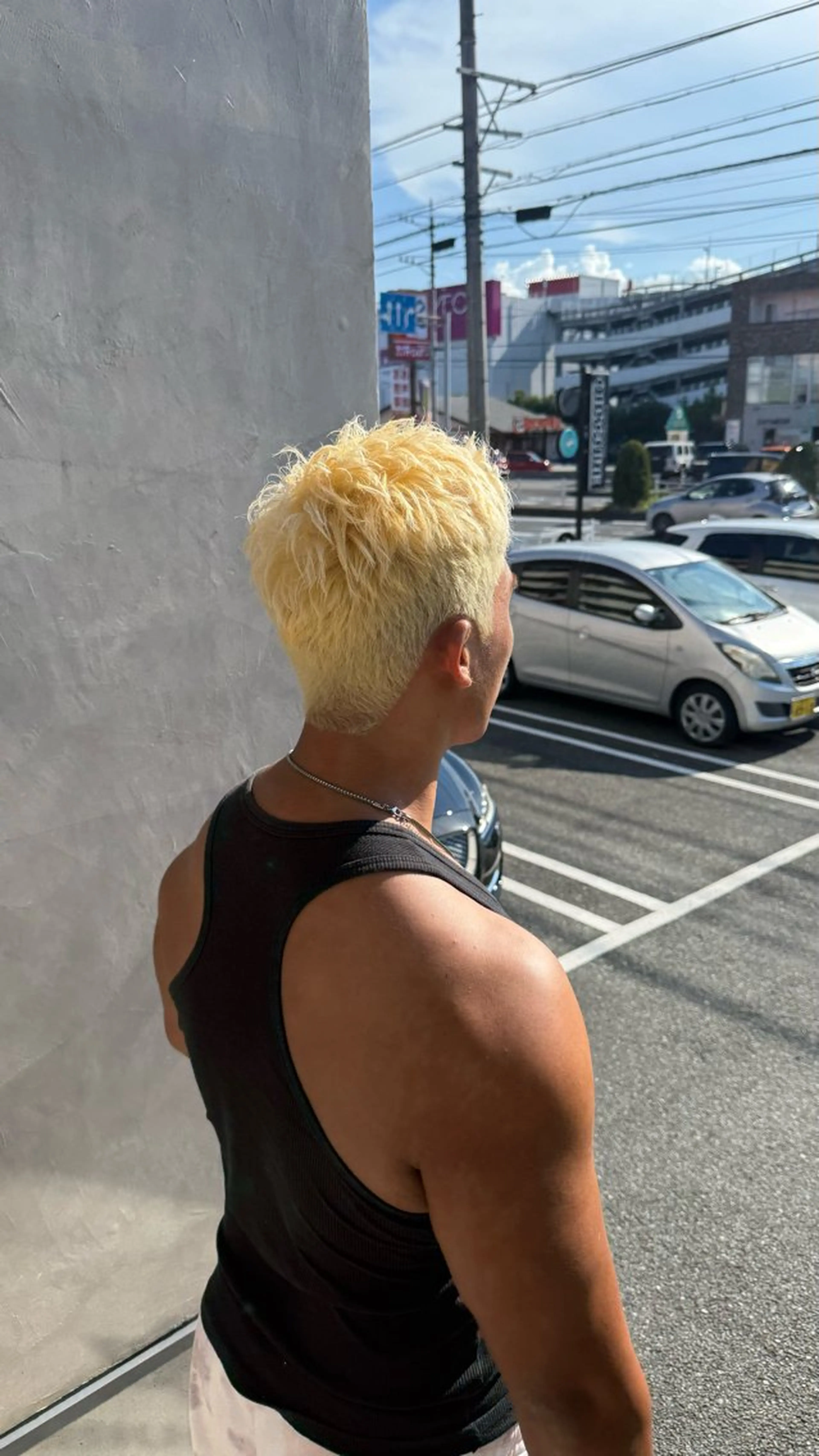 ショート ヘアカラー Bernie boyのヘアスタイル