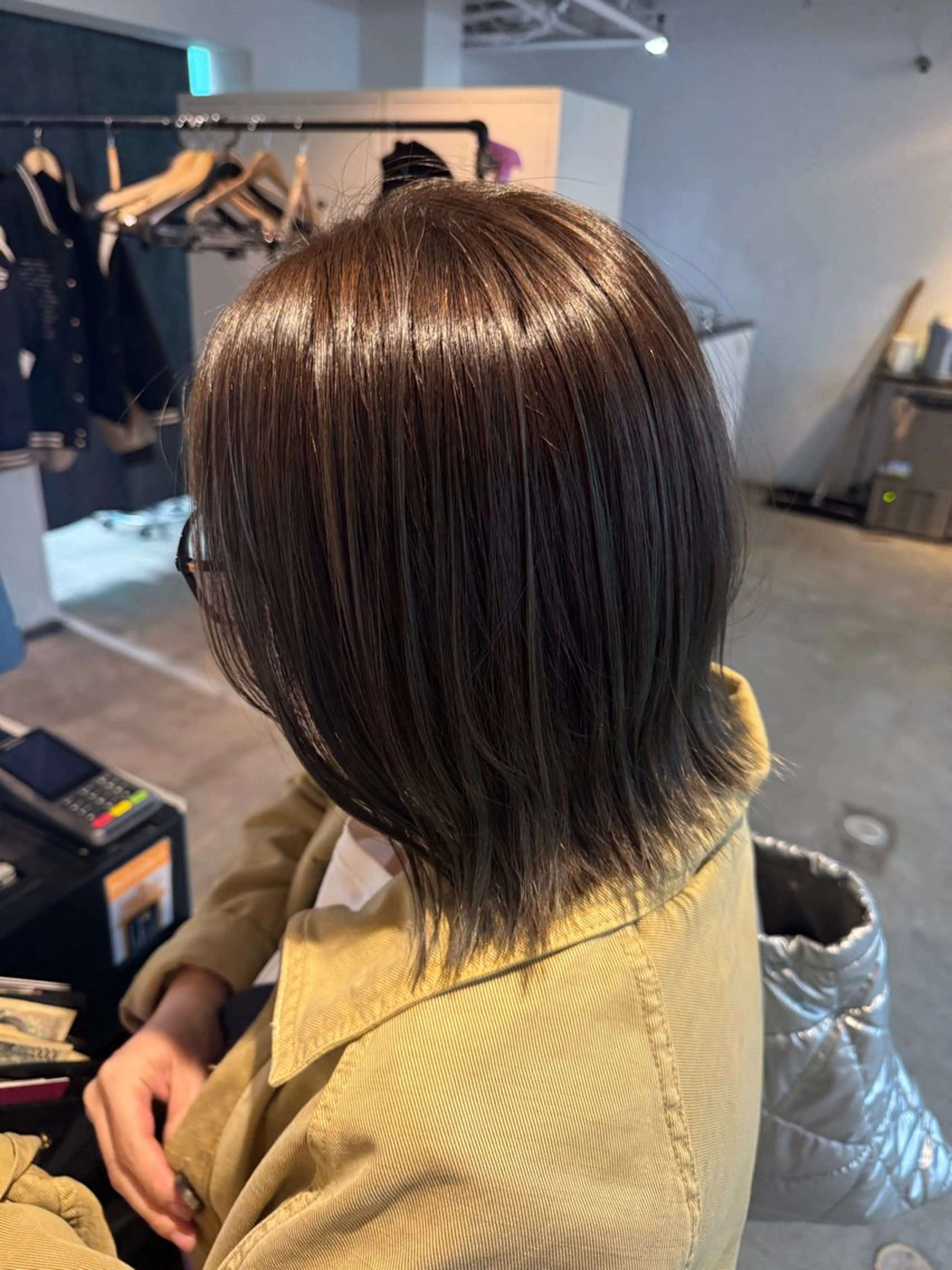 ミディアム カラー 林 真那のヘアスタイル