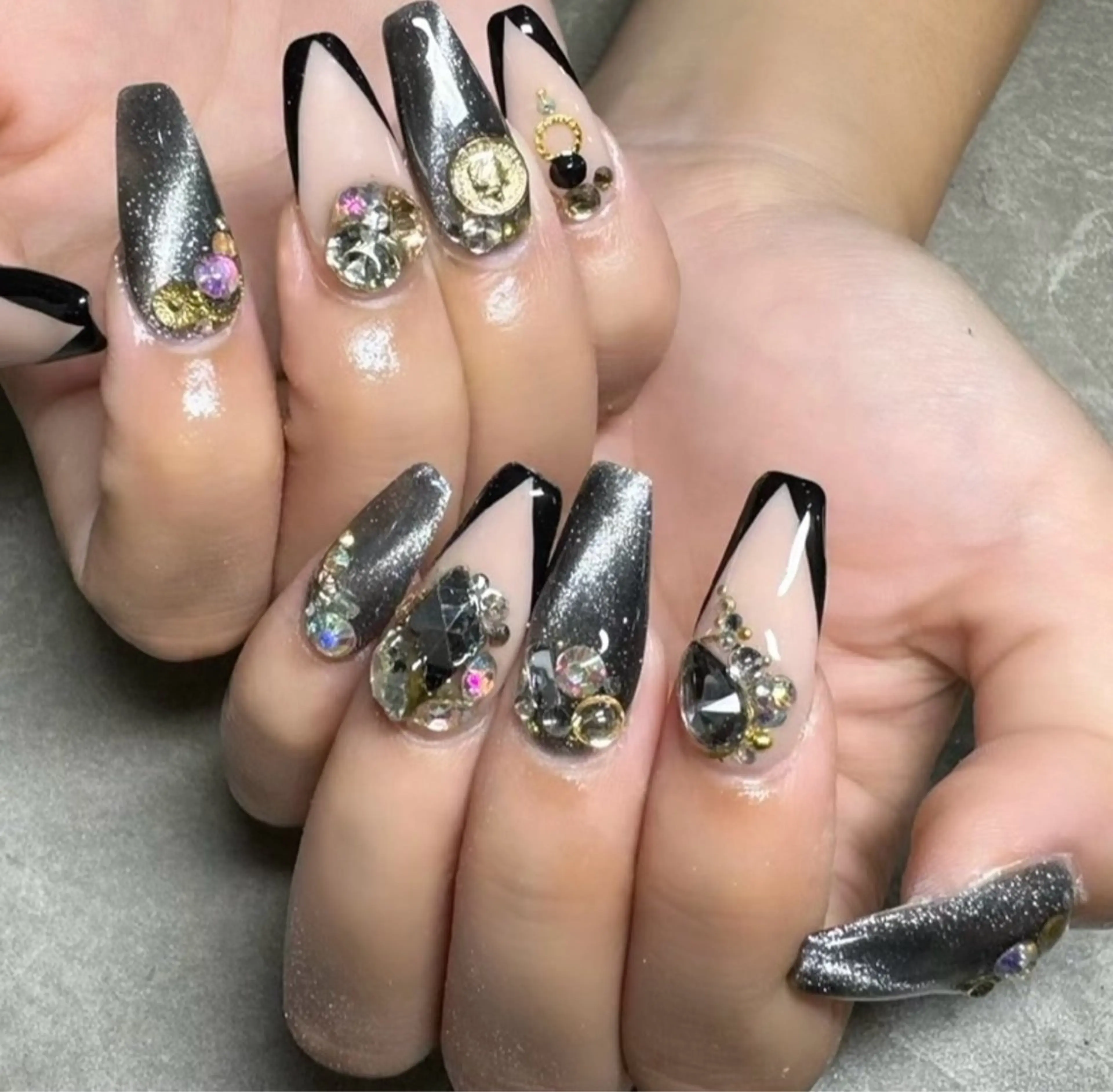 ネイル LAVISH nanamiのネイルデザイン