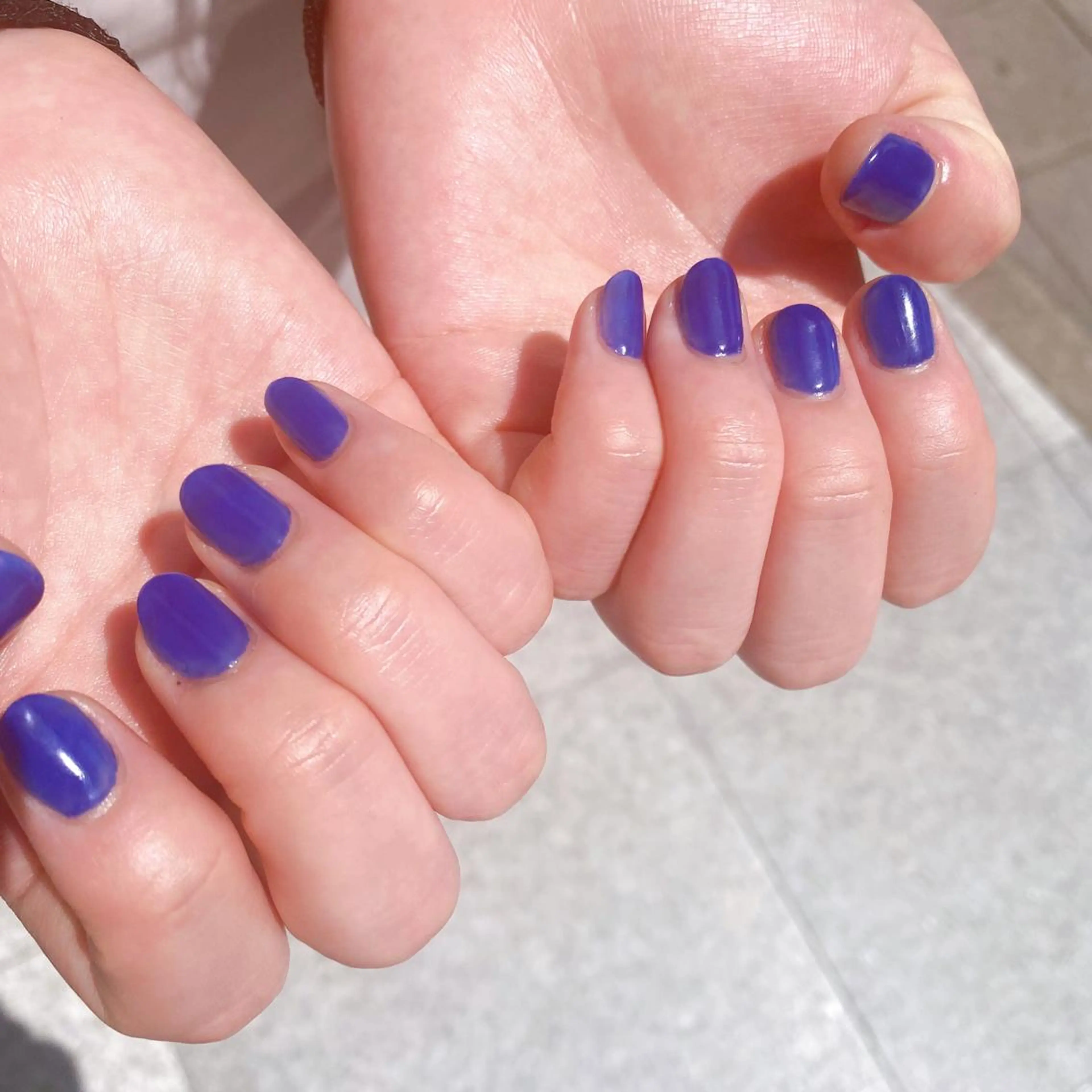 ネイル ブルー ジェルネイル ワンカラーネイル パラジェル ハンドネイル 関谷 真登佳のネイルデザイン