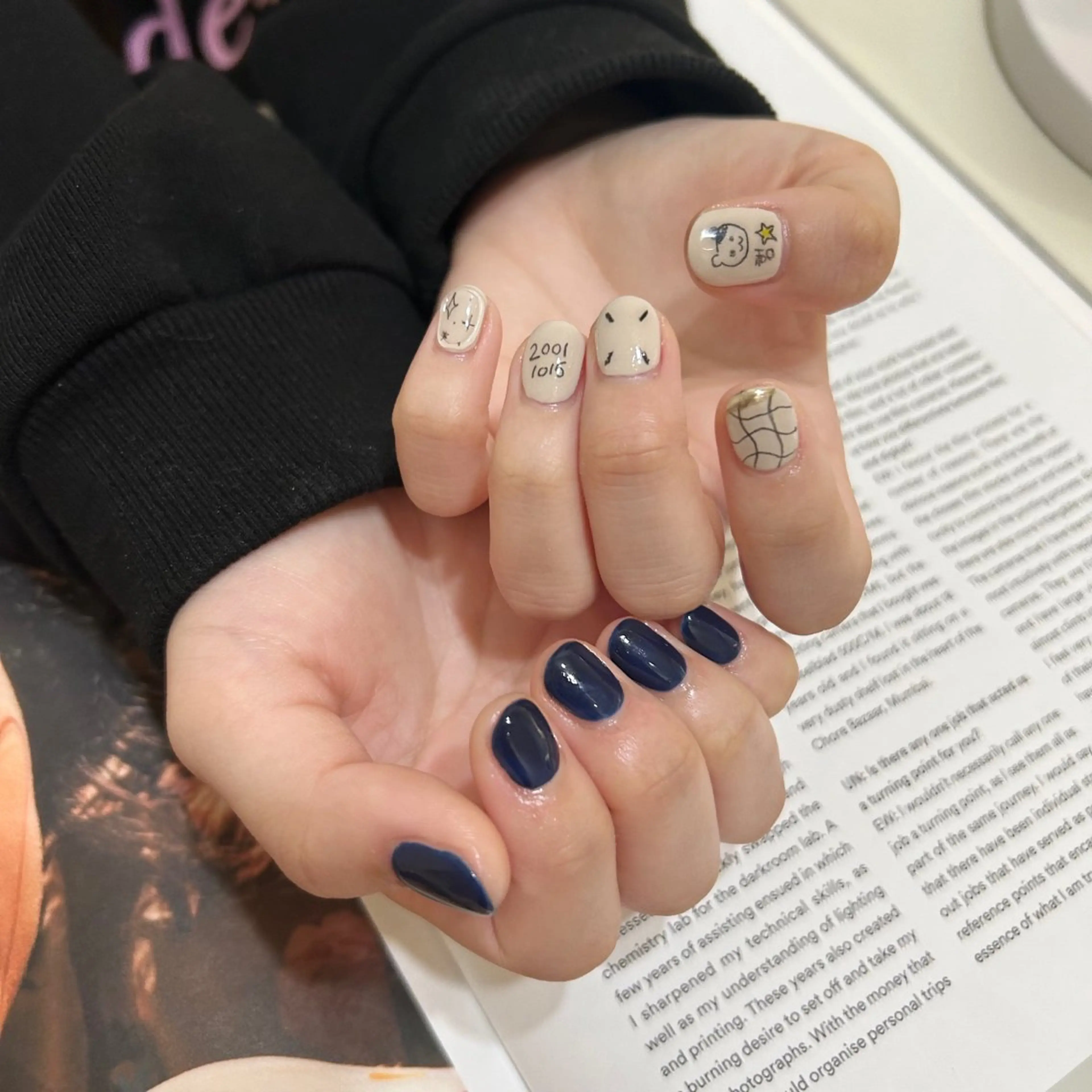 ネイル ブルー フットネイル ジェルネイル キラキラネイル 韓国ネイル RooM -mizuki-のネイルデザイン