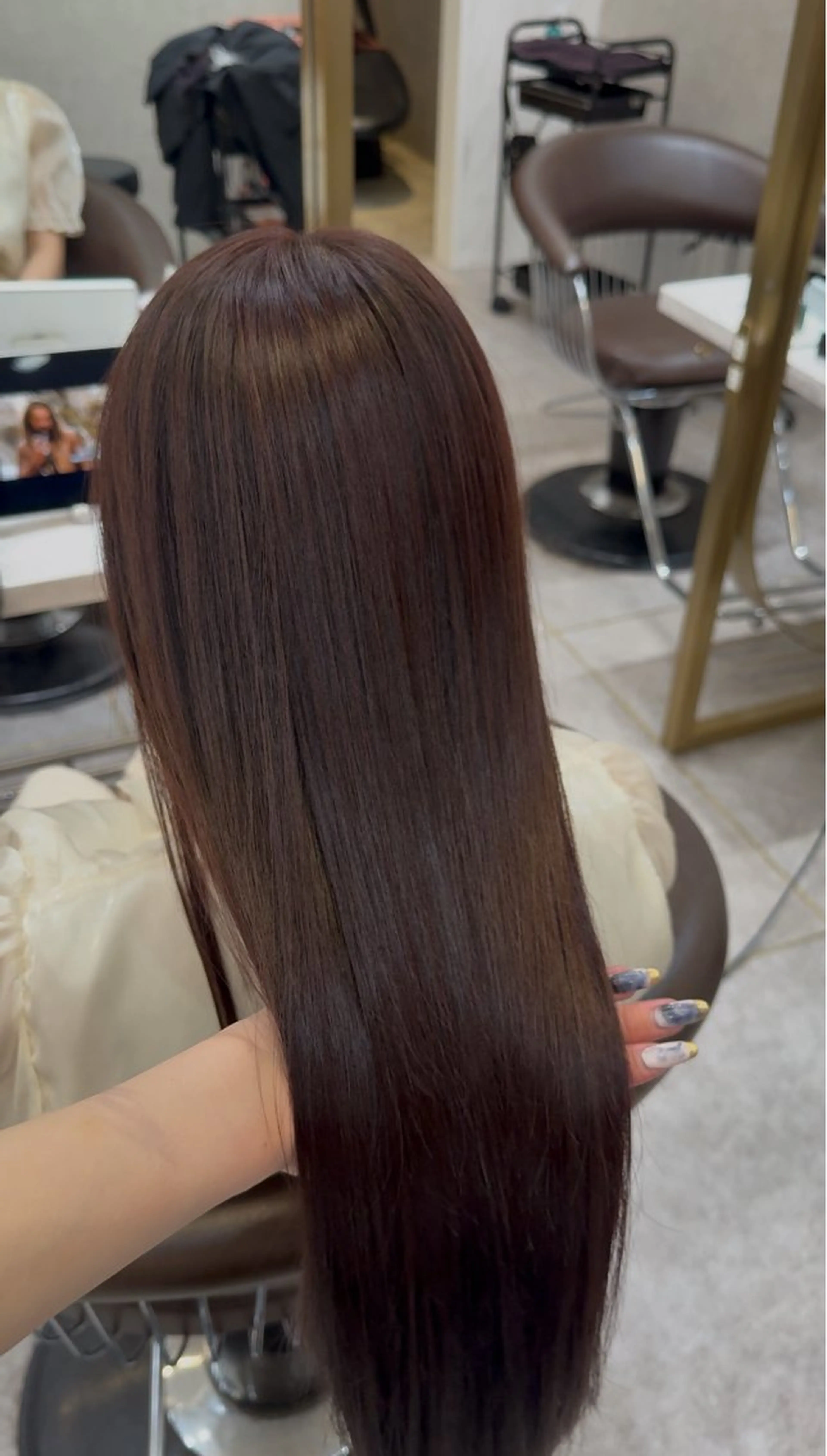 ロング トリートメント ヘアカラー トリートメント Nanami / ベージュ/グレージュのヘアスタイル