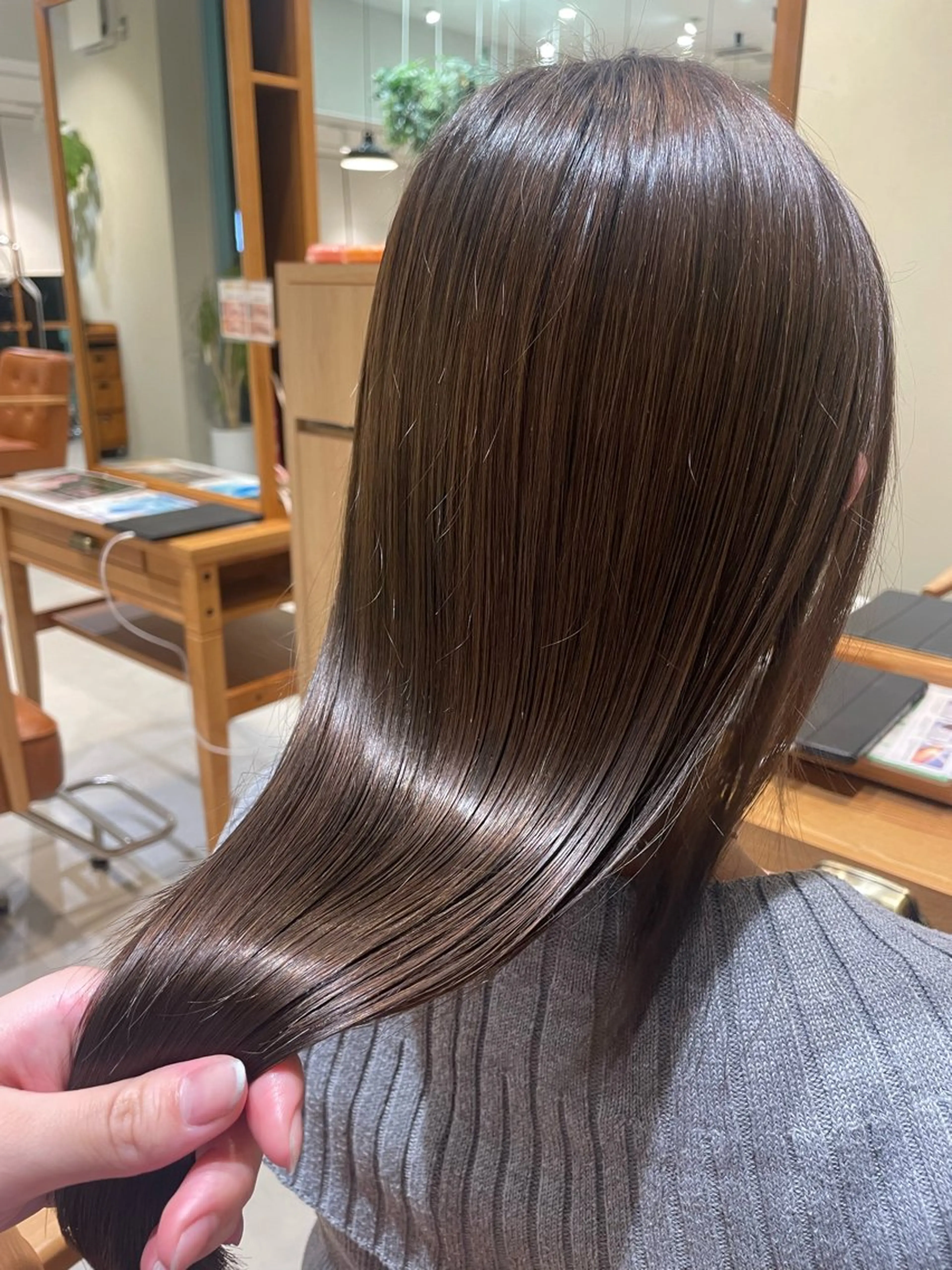 ロング カット ヘアカラー トリートメント ヘッドスパ 透明感カラー⭐️🌈 野村玲美のヘアスタイル