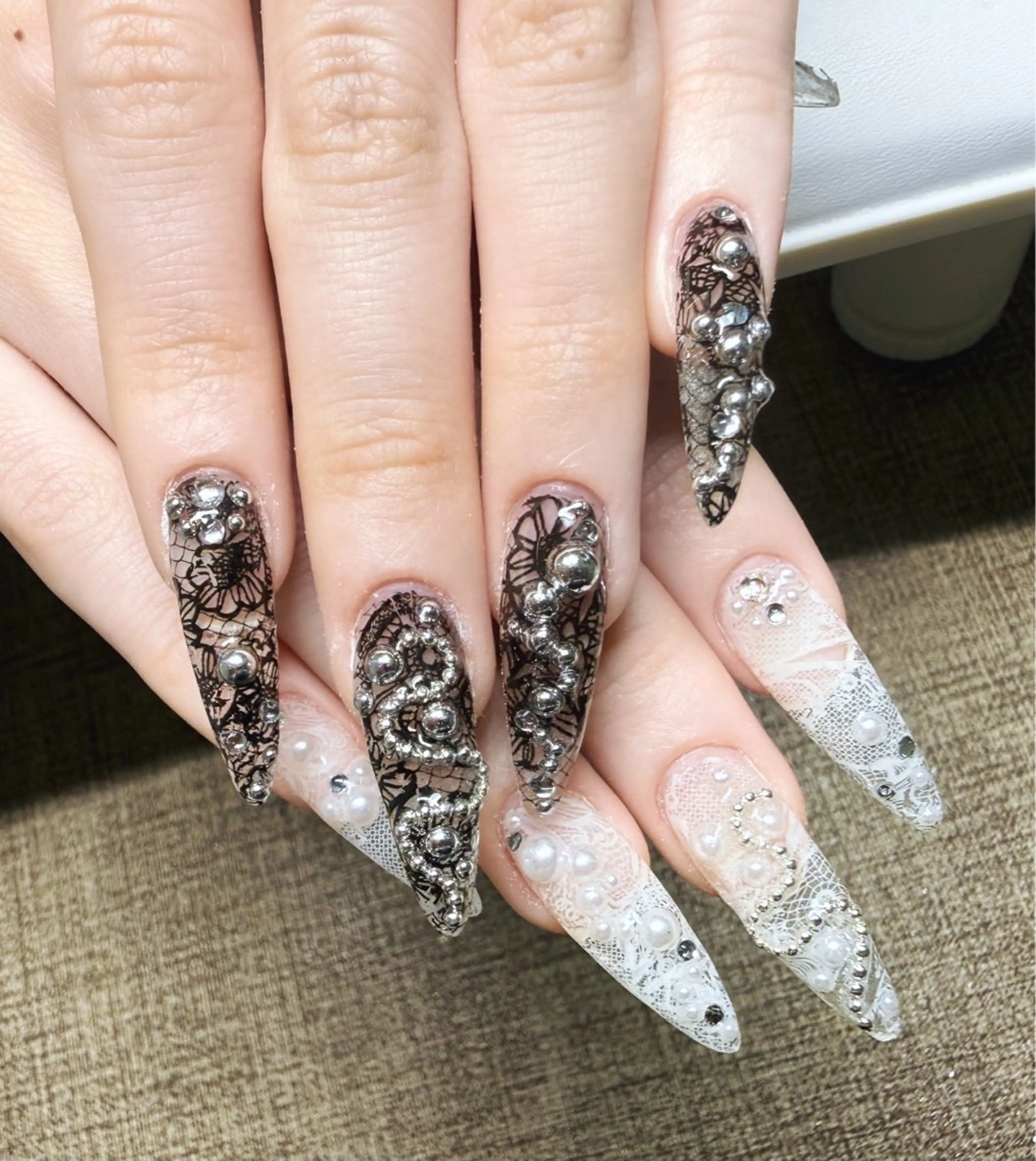 ネイル アートネイル べっ甲ネイル チークネイル 成人式 長さ出し ハンドネイル ハンドケア For you. Nail Salonのネイルデザイン