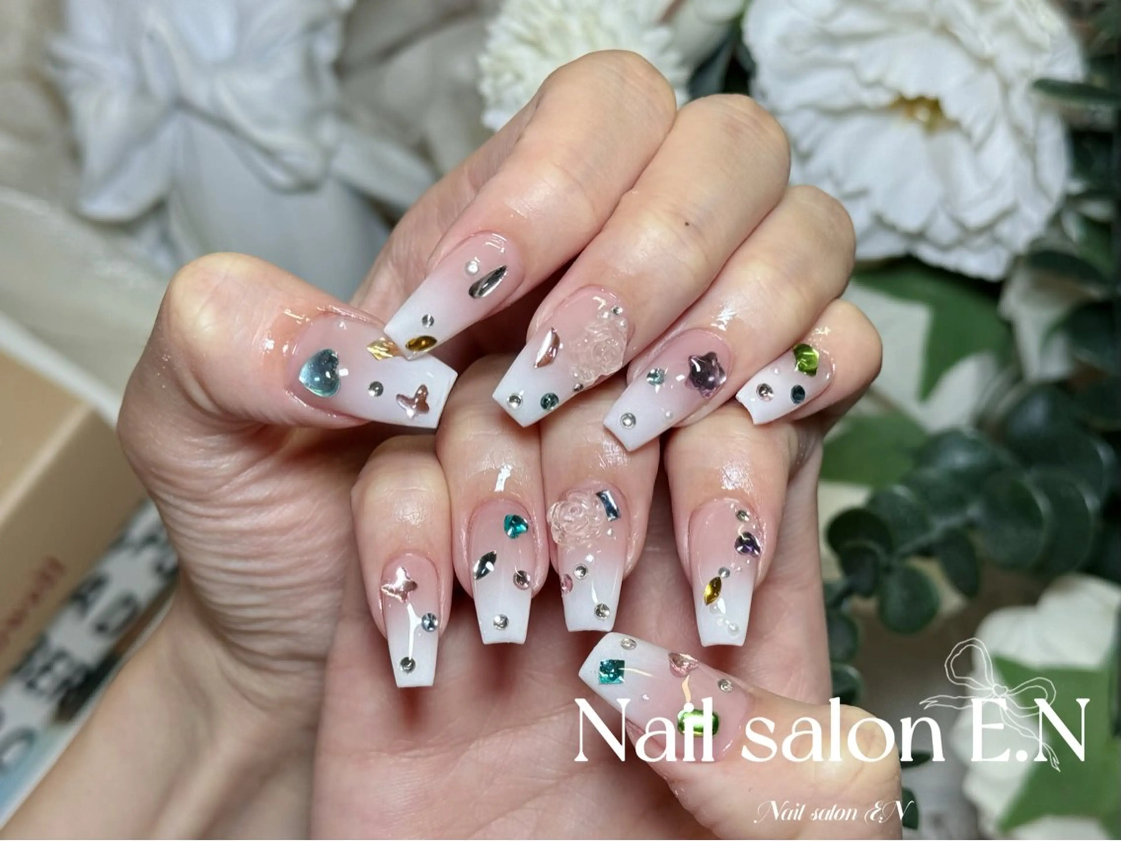 ネイル アートネイル オーロラネイル ブラウン クリアネイル フレンチネイル E.N🦋 長さ出し/持ち込みのネイルデザイン