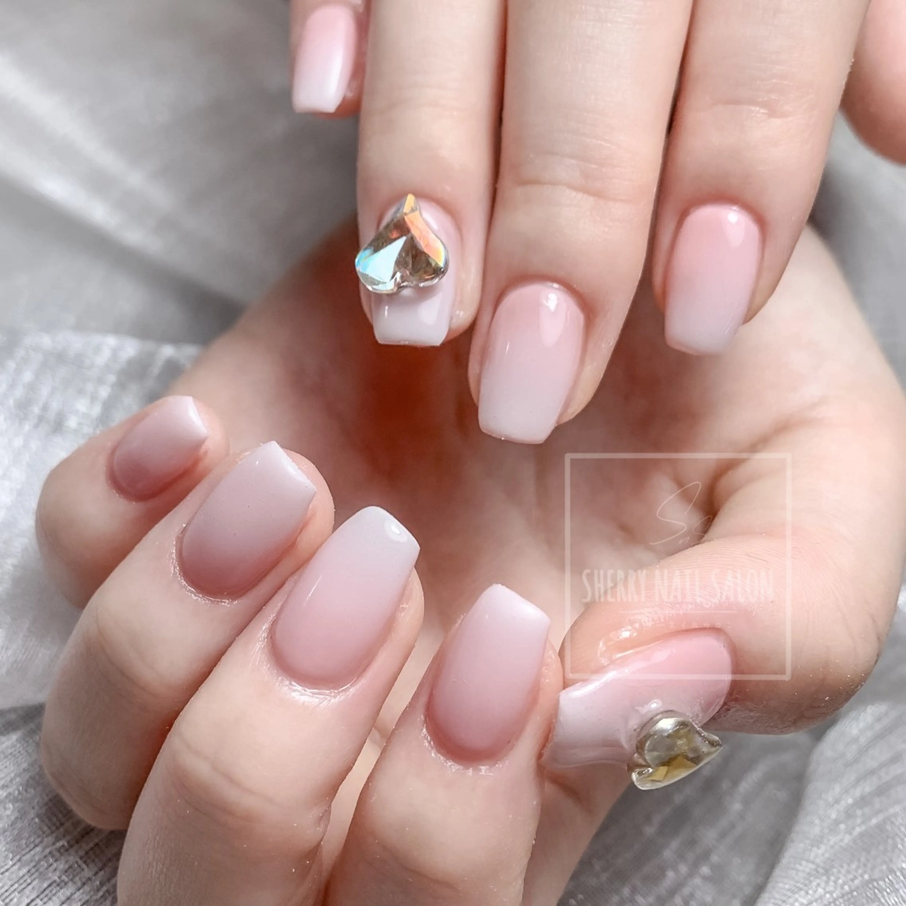 ネイル チークネイル 長さ出し フレンチネイル ジェルネイル グラデーション moe自宅ネイルサロン所属・萌 自宅ネイルサロンのネイルデザイン