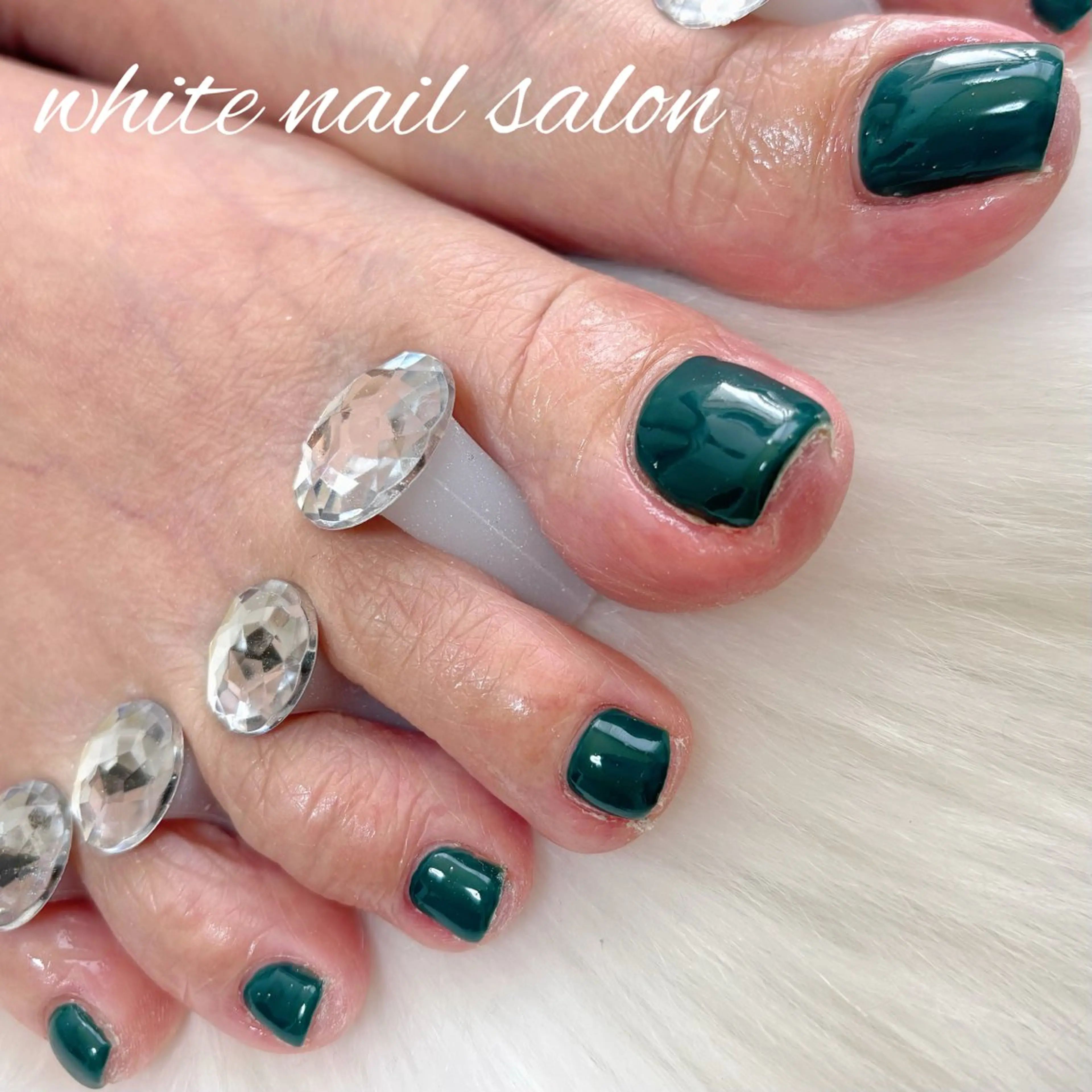 ネイル フットネイル シンプルネイル フットネイル white nail salonのネイルデザイン