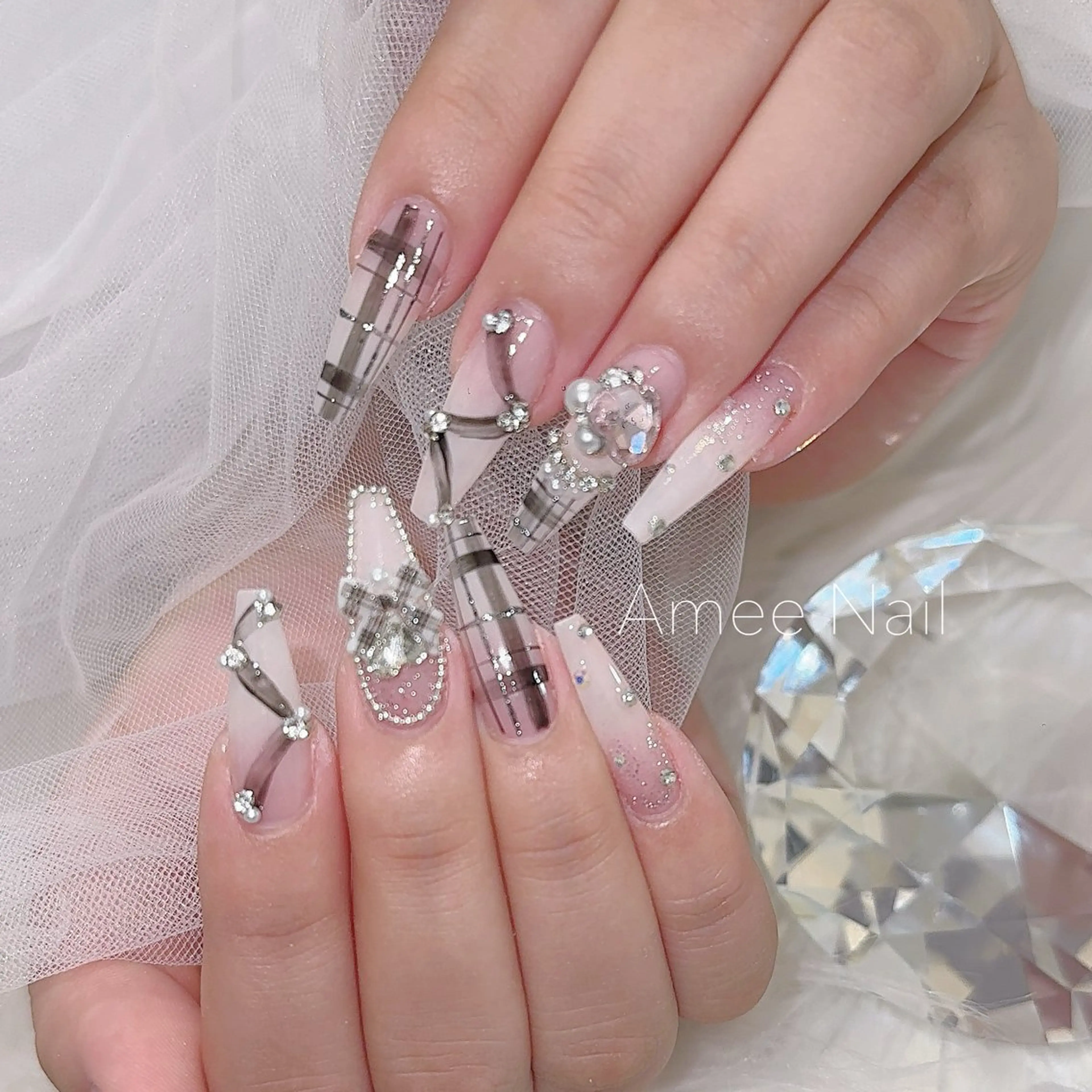 ネイル フレンチネイル ガラスフレンチ キラキラネイル 夏ネイル 冬ネイル Amee Nail Salonのネイルデザイン