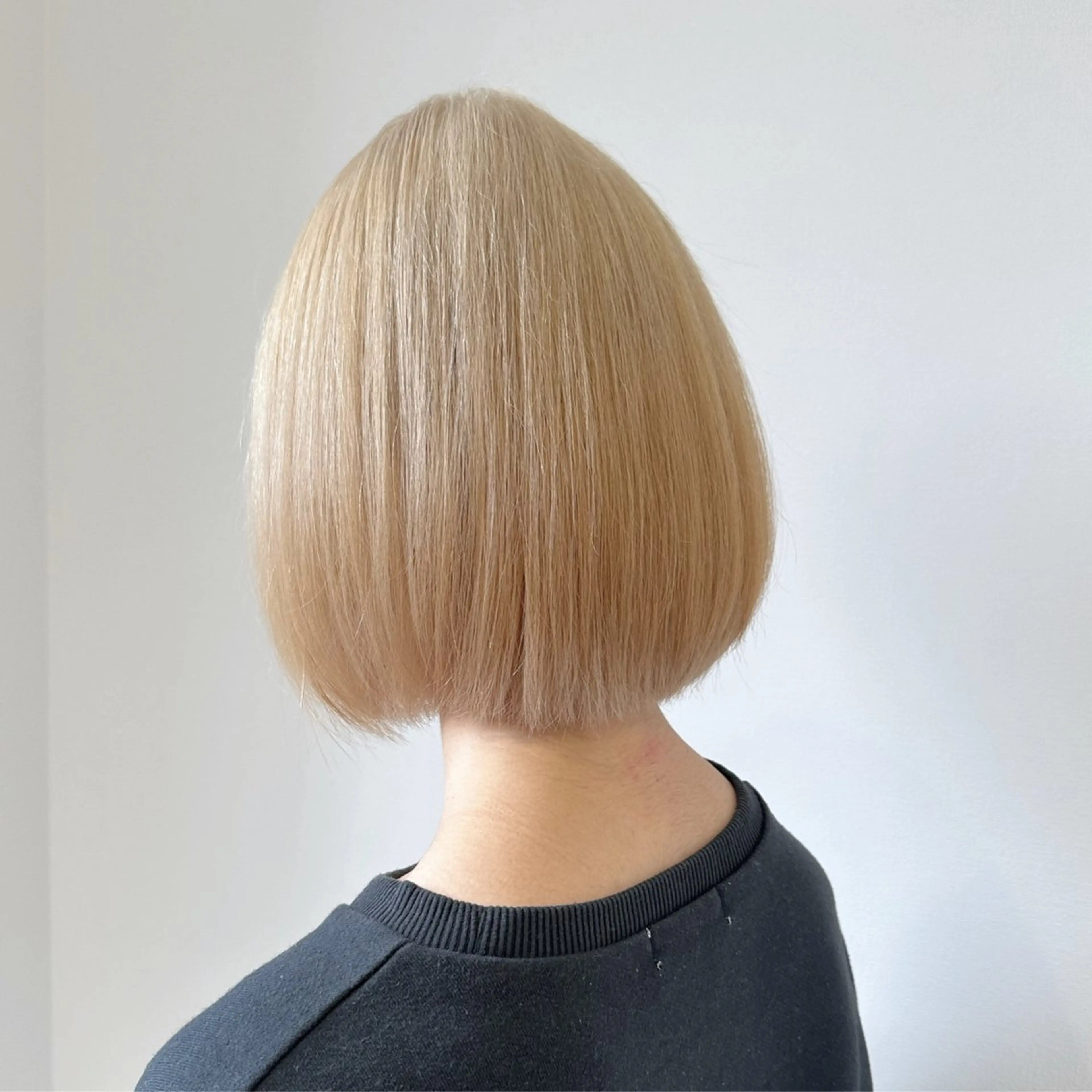 ロング カラー ベージュカラー ホワイトベージュ タッセルボブ× 美髪・髪質改善のヘアスタイル