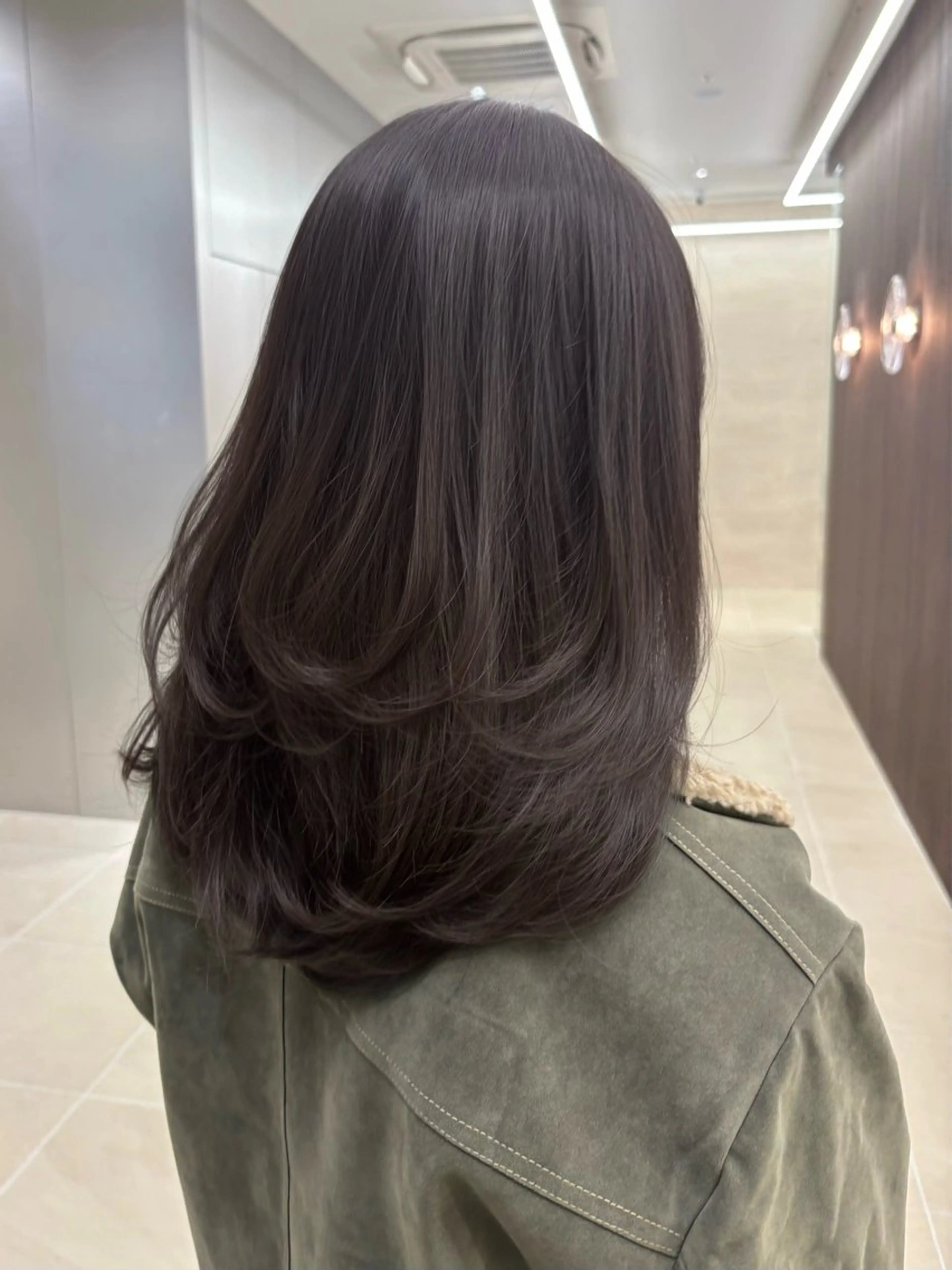 セミロング カラー 透明感カラー レイヤーカット カット ヘアカラー トリートメント 韓国/タッセルボブ /レイヤーボブのヘアスタイル