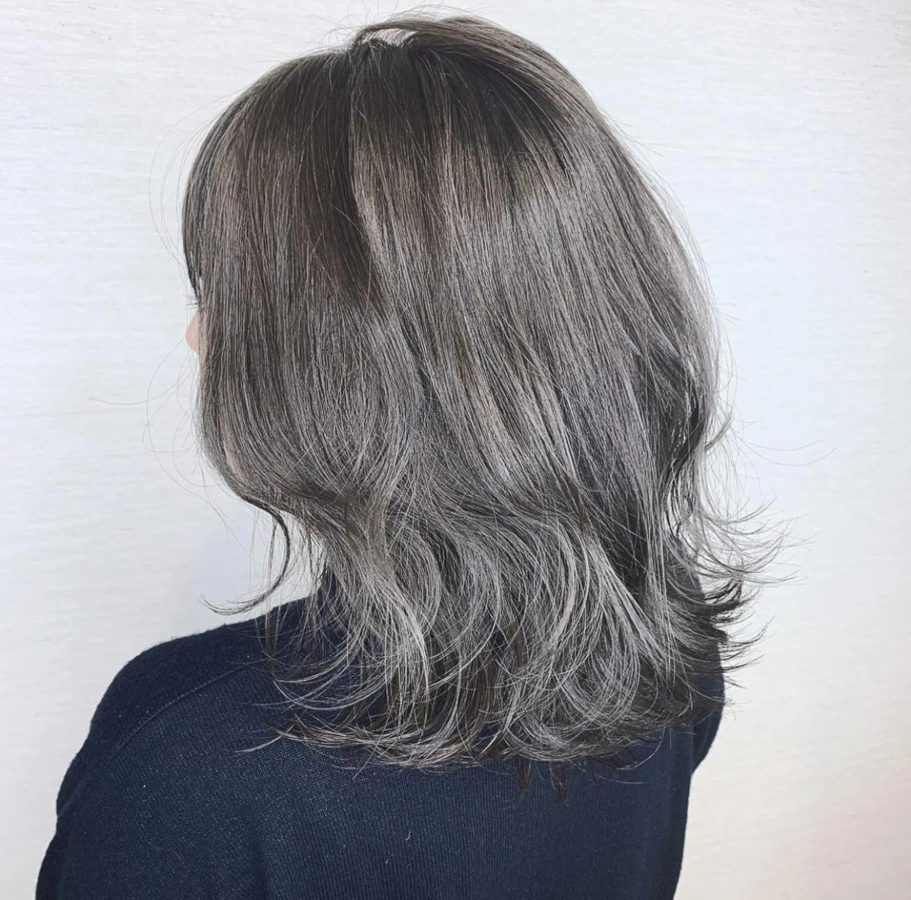 ミディアム カラー 韓国レイヤーカット/ ダブルカラーのヘアスタイル