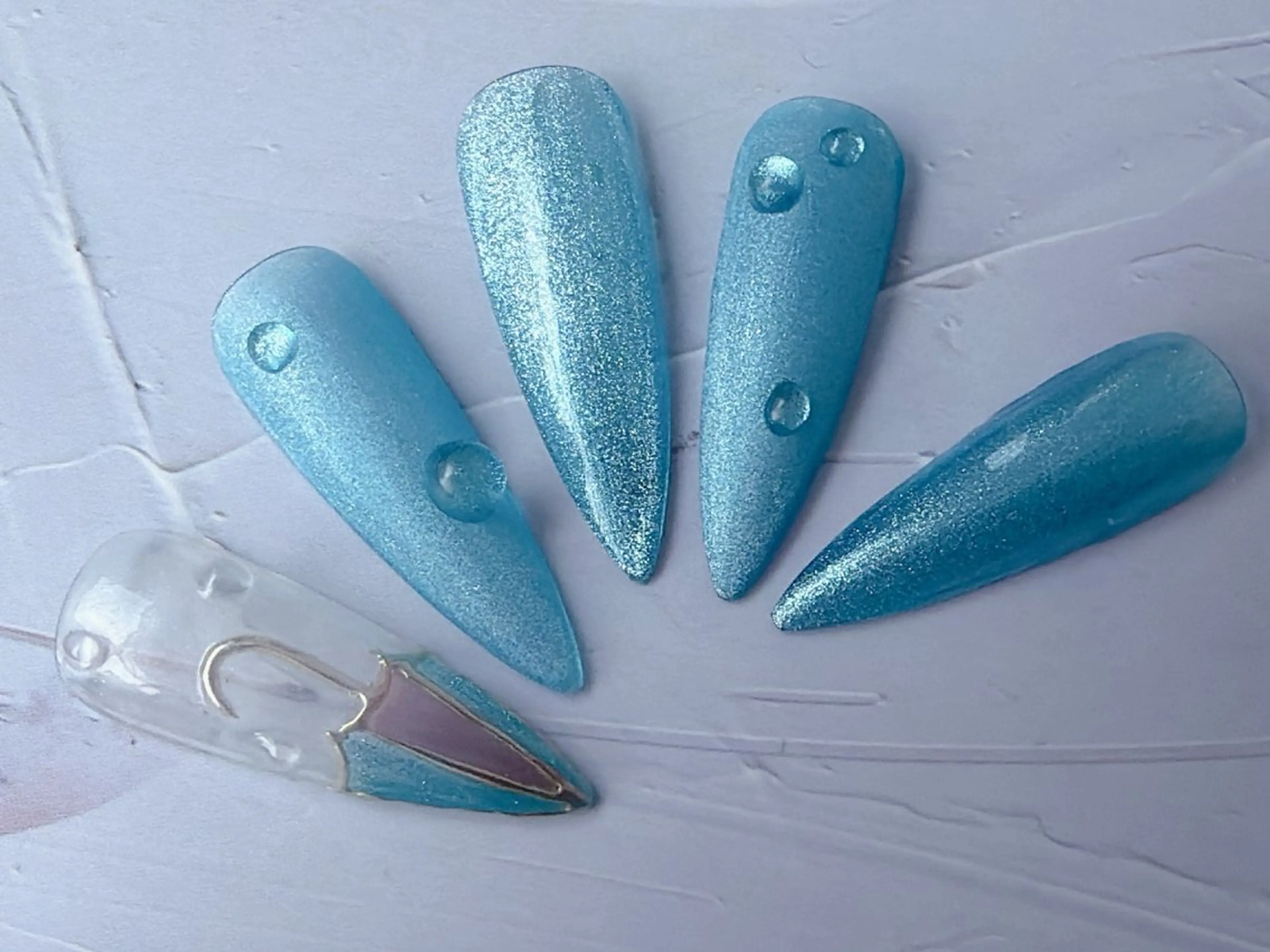 ネイル ハンドネイル Moon's🌙🪄 Shioriのネイルデザイン