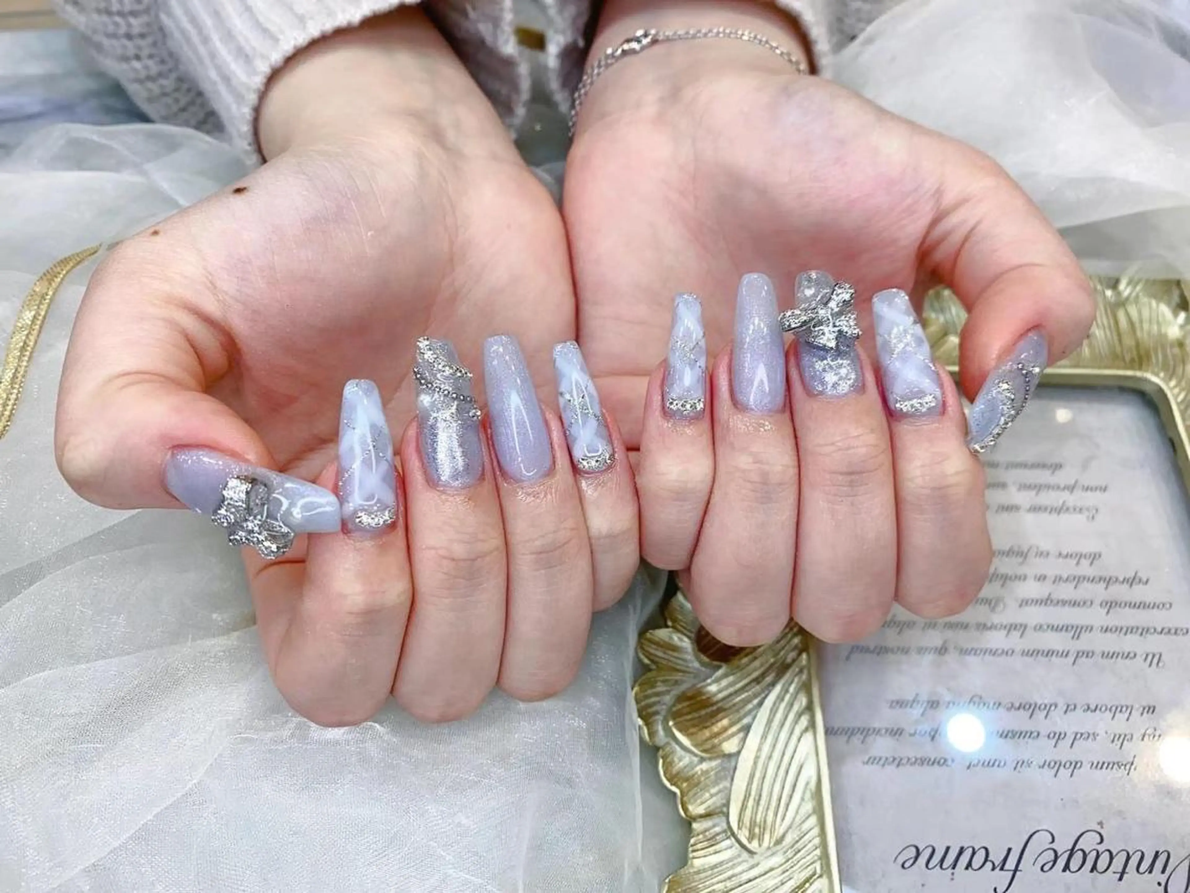 ネイル シルバー Babarla Nailのネイルデザイン