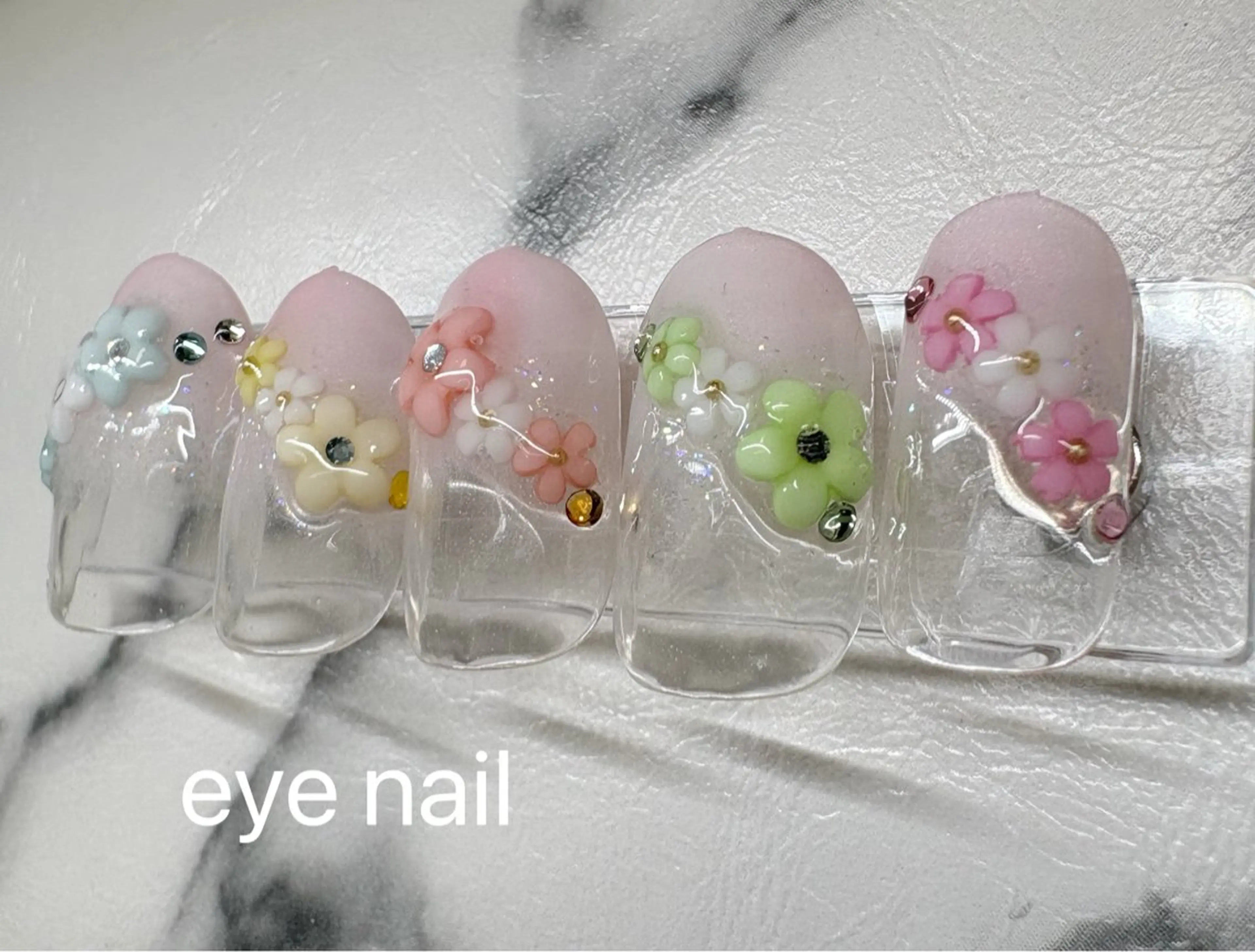 ネイル クリアネイル ジェルネイル ラメ(グリッター) パステルネイル ピンク ハンドネイル Eye nailのネイルデザイン