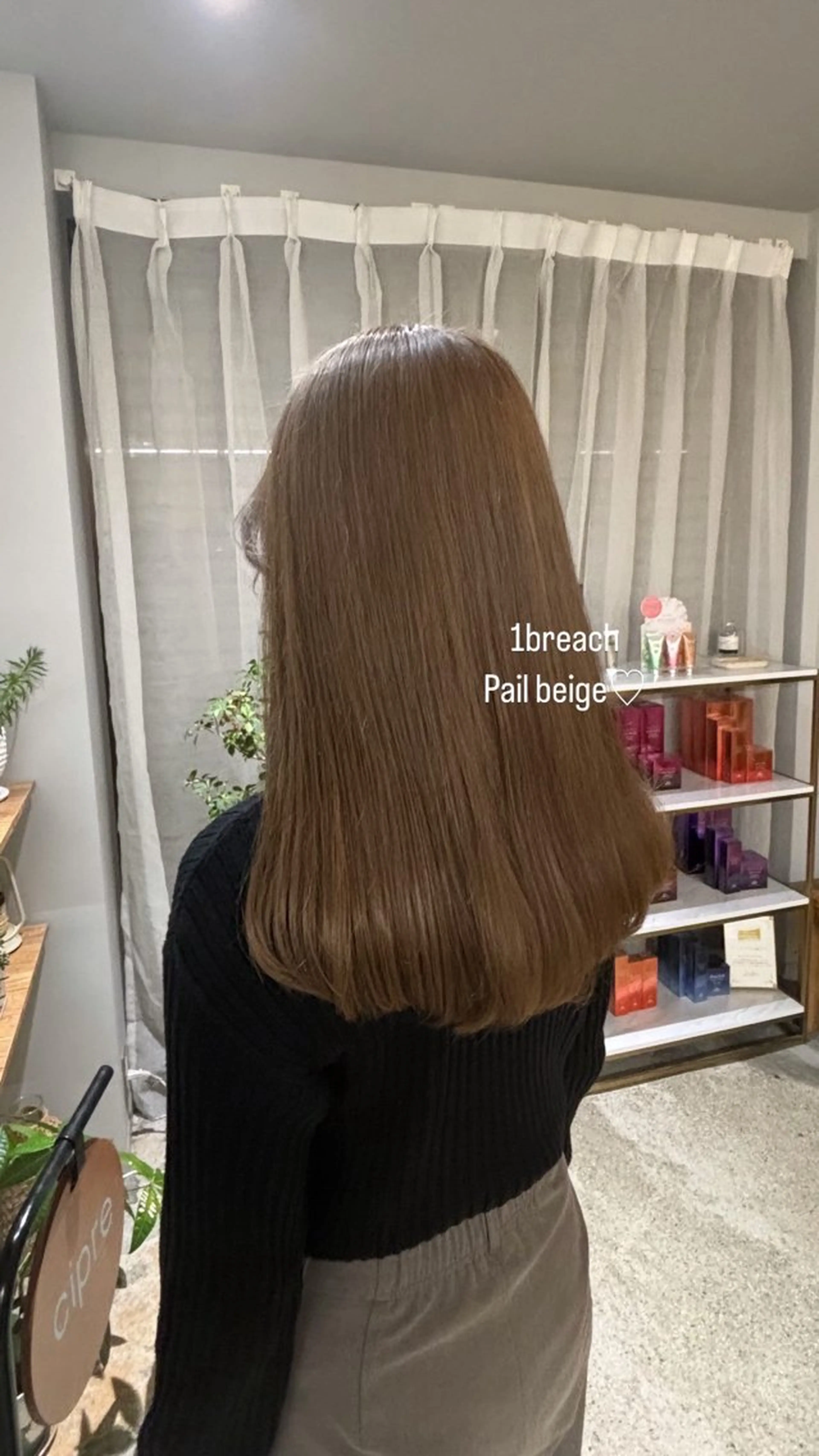 セミロング カラー ベージュカラー ブリーチ cipre 萌乃のヘアスタイル