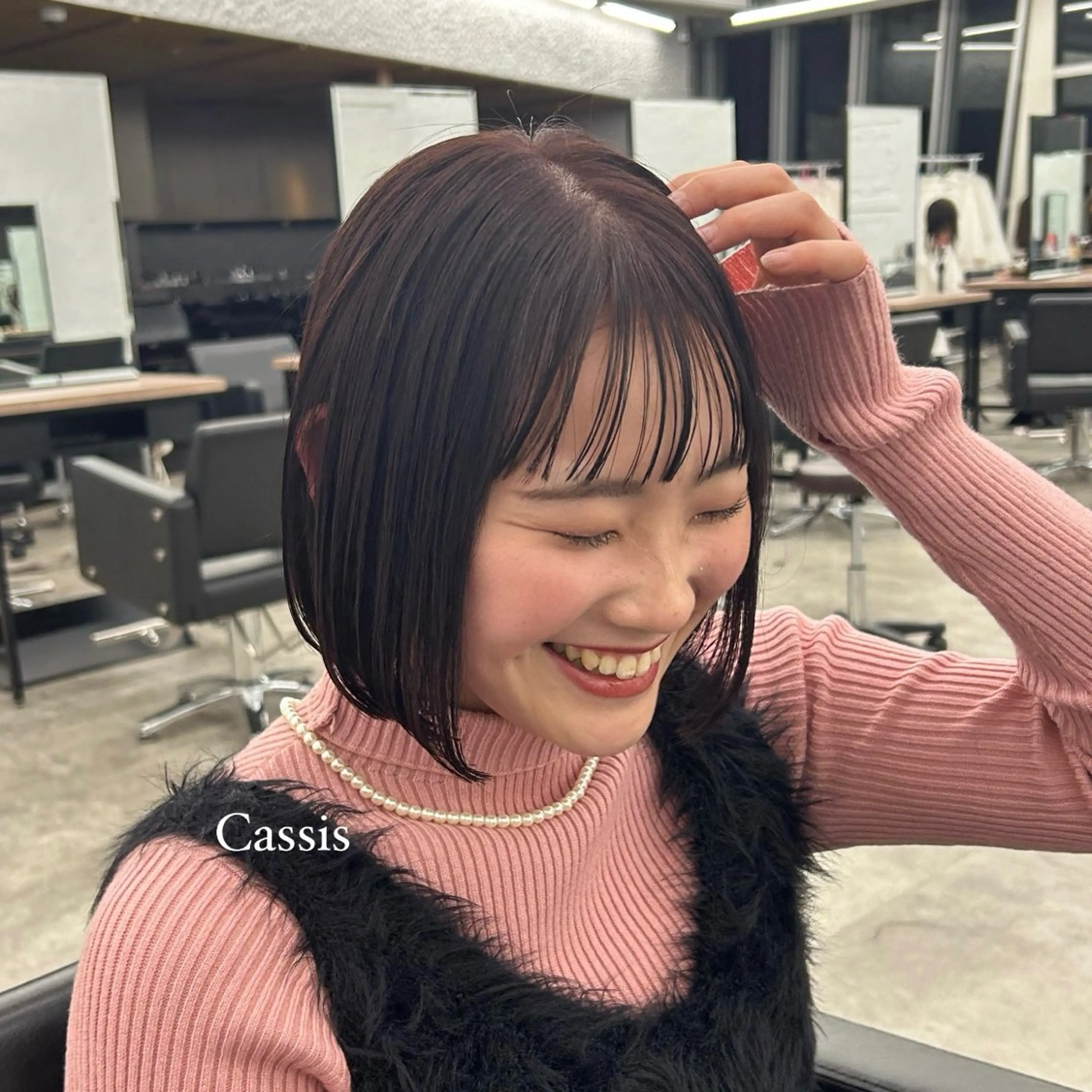 ショート カラー レイヤー/ボブ/透明 感カラー/佐藤奈由のヘアスタイル