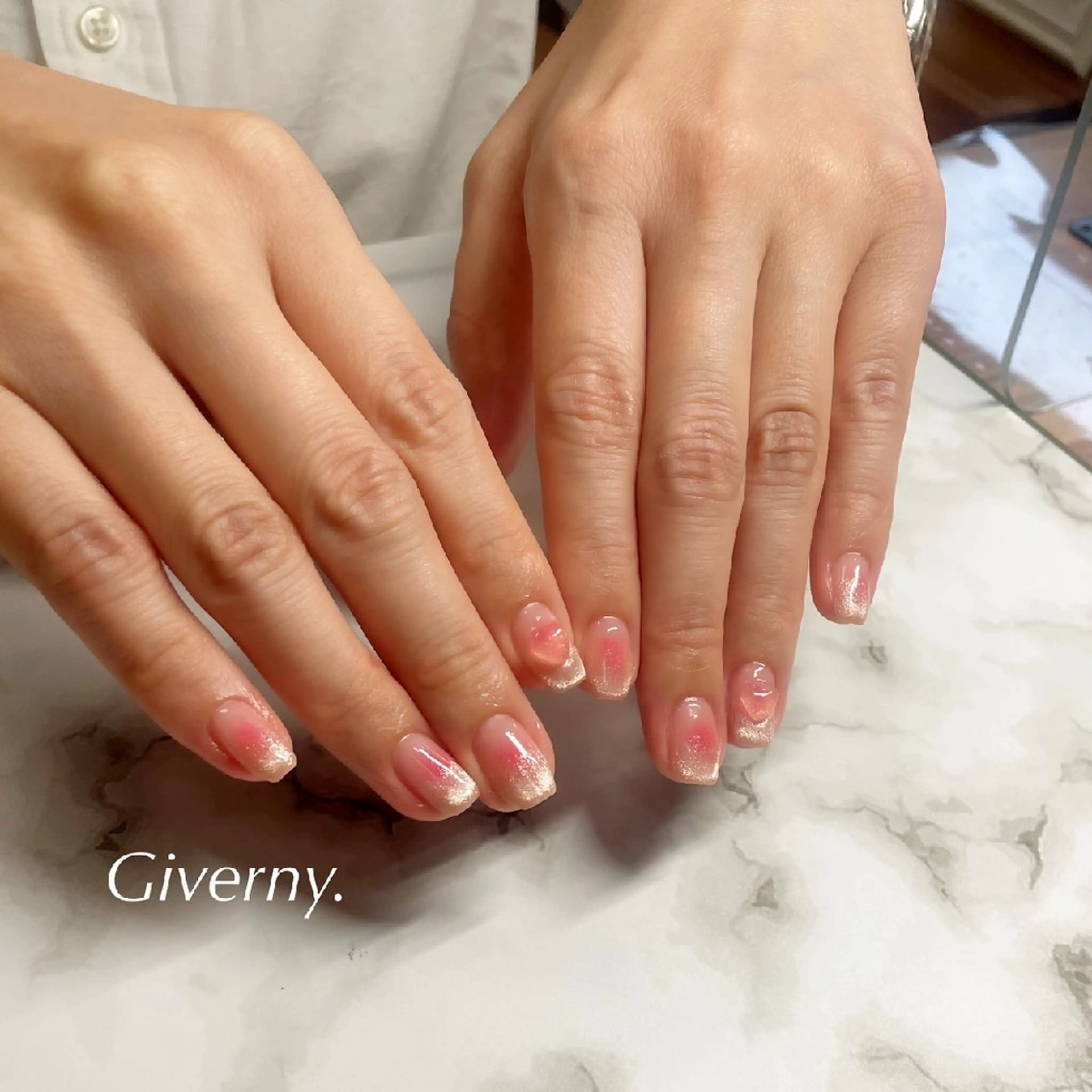 ネイル チークネイル ハート マグネットネイル ハンドネイル Giverny .のネイルデザイン