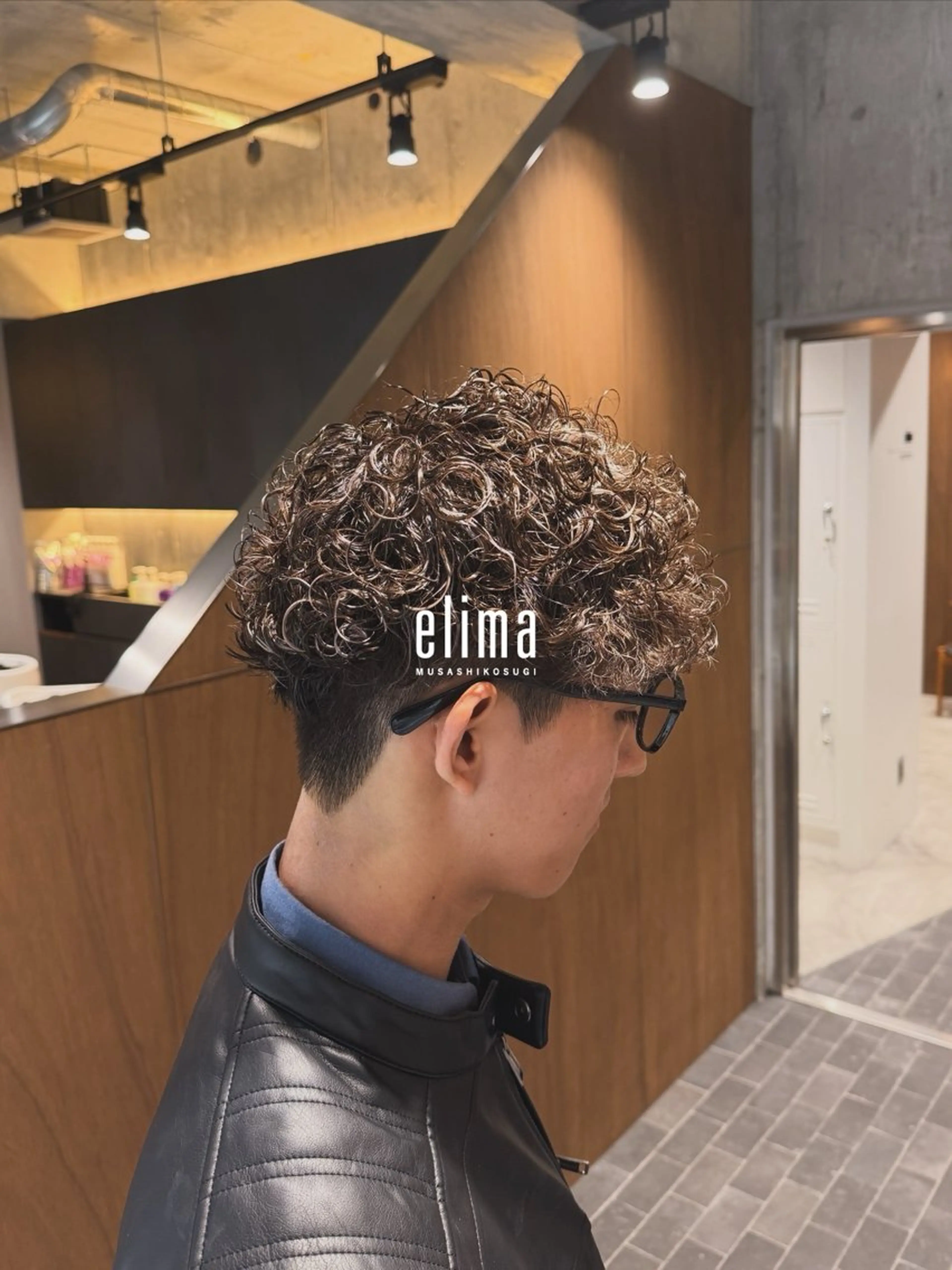 ショート カラー パーマ メンズ カット パーマ 髙橋碧 透明感カラー / fifthパーマのヘアスタイル
