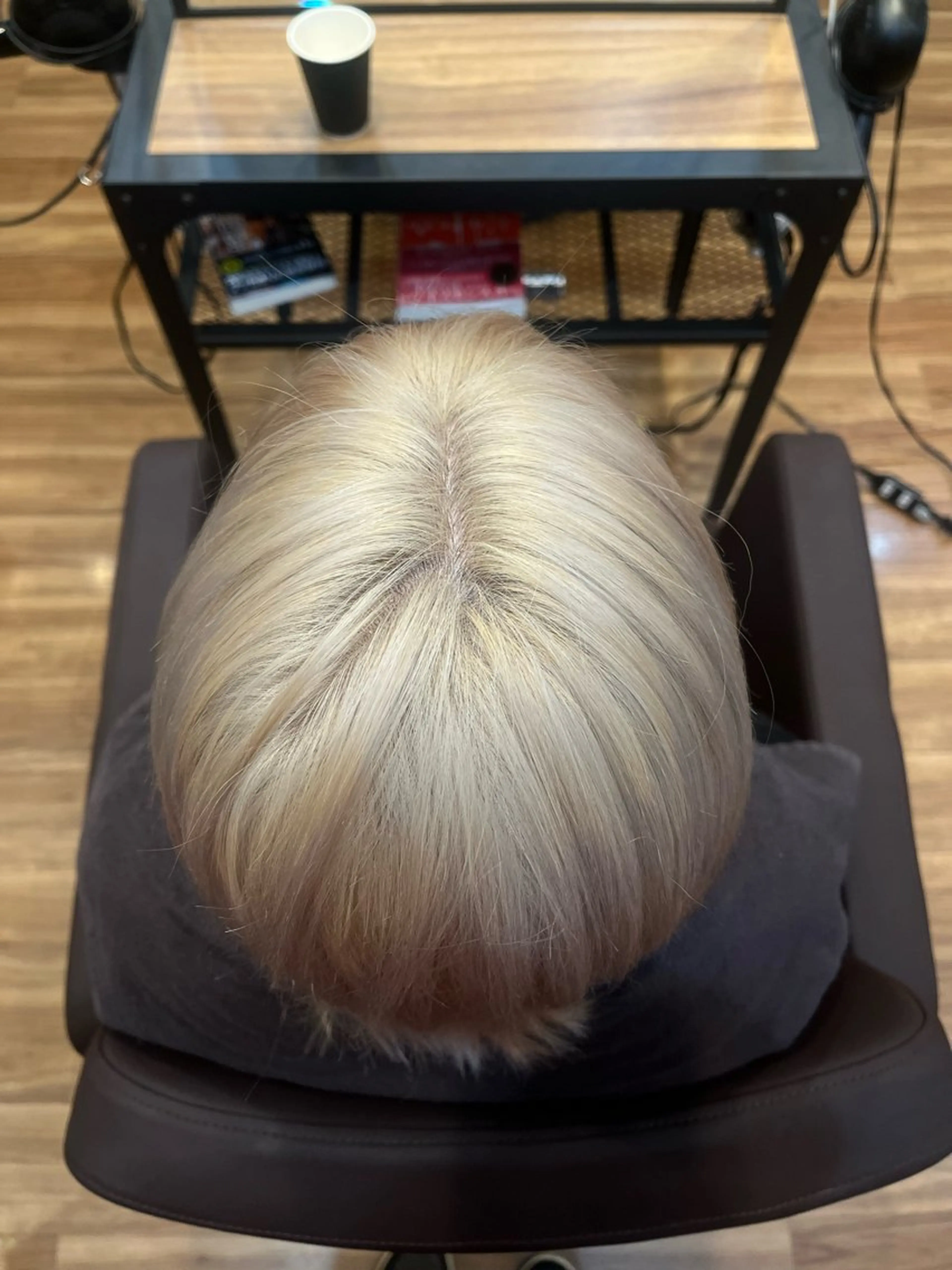 ショート カラー ブリーチ 新倉 あかねのヘアスタイル