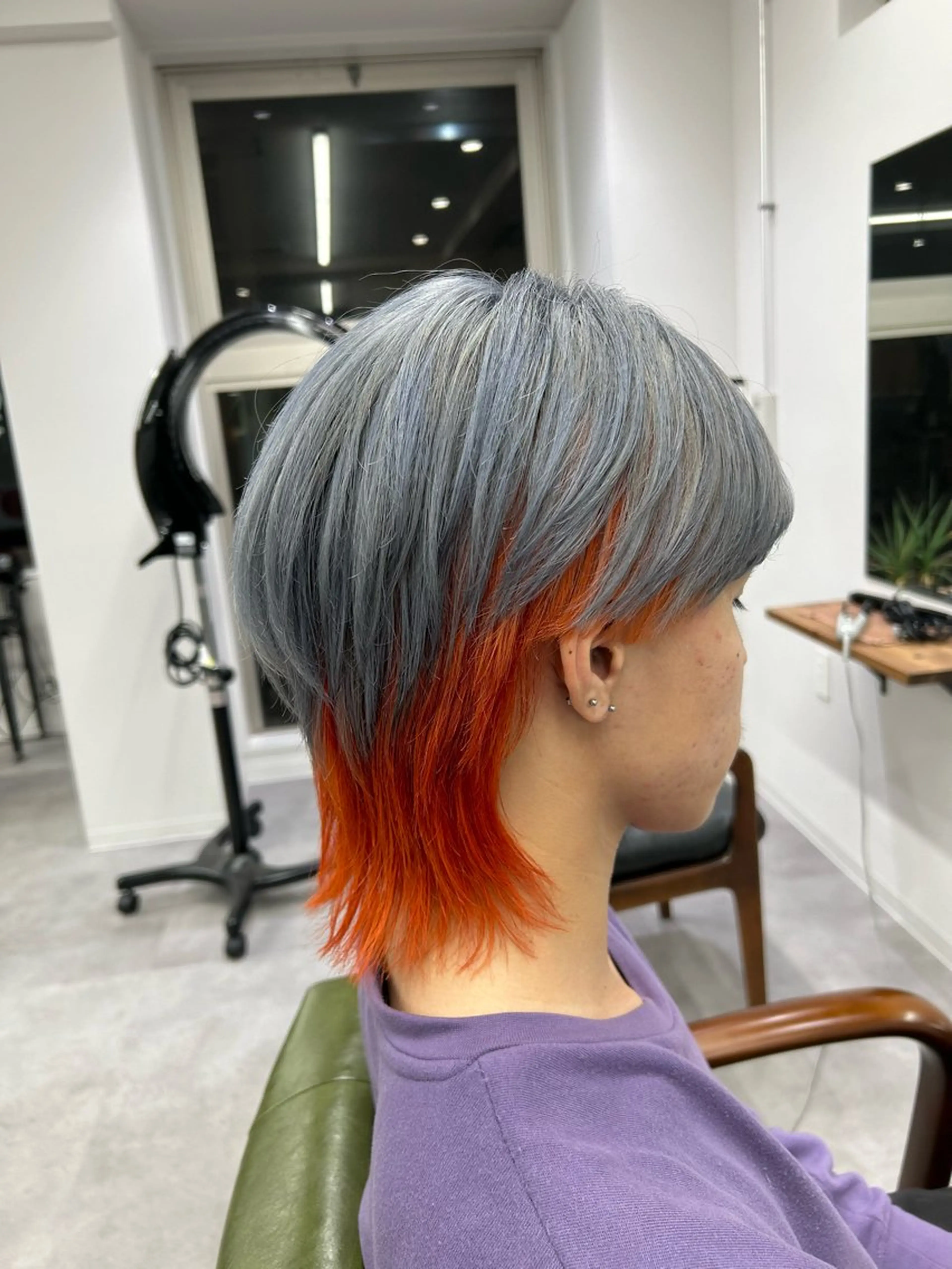 カラー メンズ マッシュウルフ マッシュ メンズウルフカット ブルーカラー オレンジ カット ヘアカラー トリートメント SHAFT Ieiriのヘアスタイル