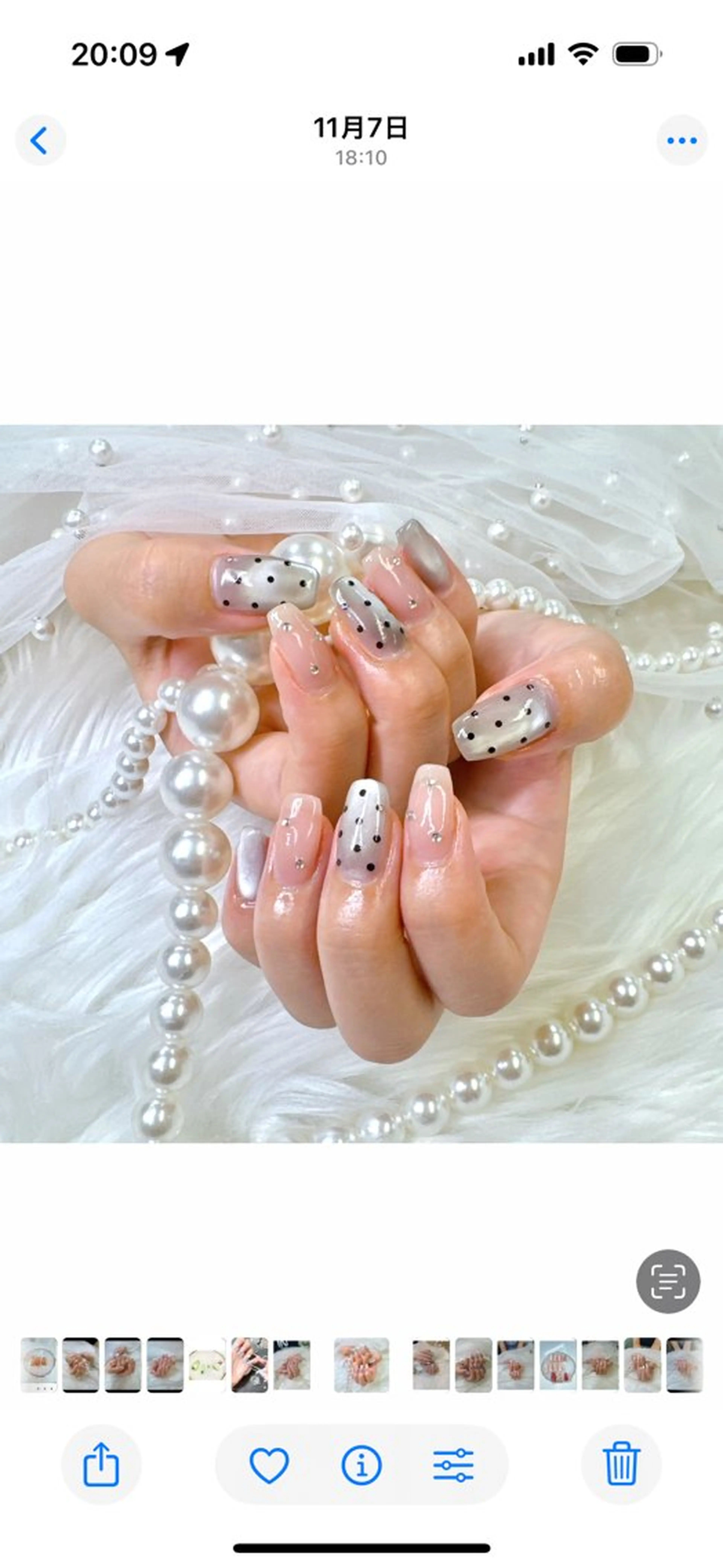 ネイル ドット フレンチネイル ジェルネイル ガラスフレンチ キラキラネイル ハンドネイル Queeens nailのネイルデザイン