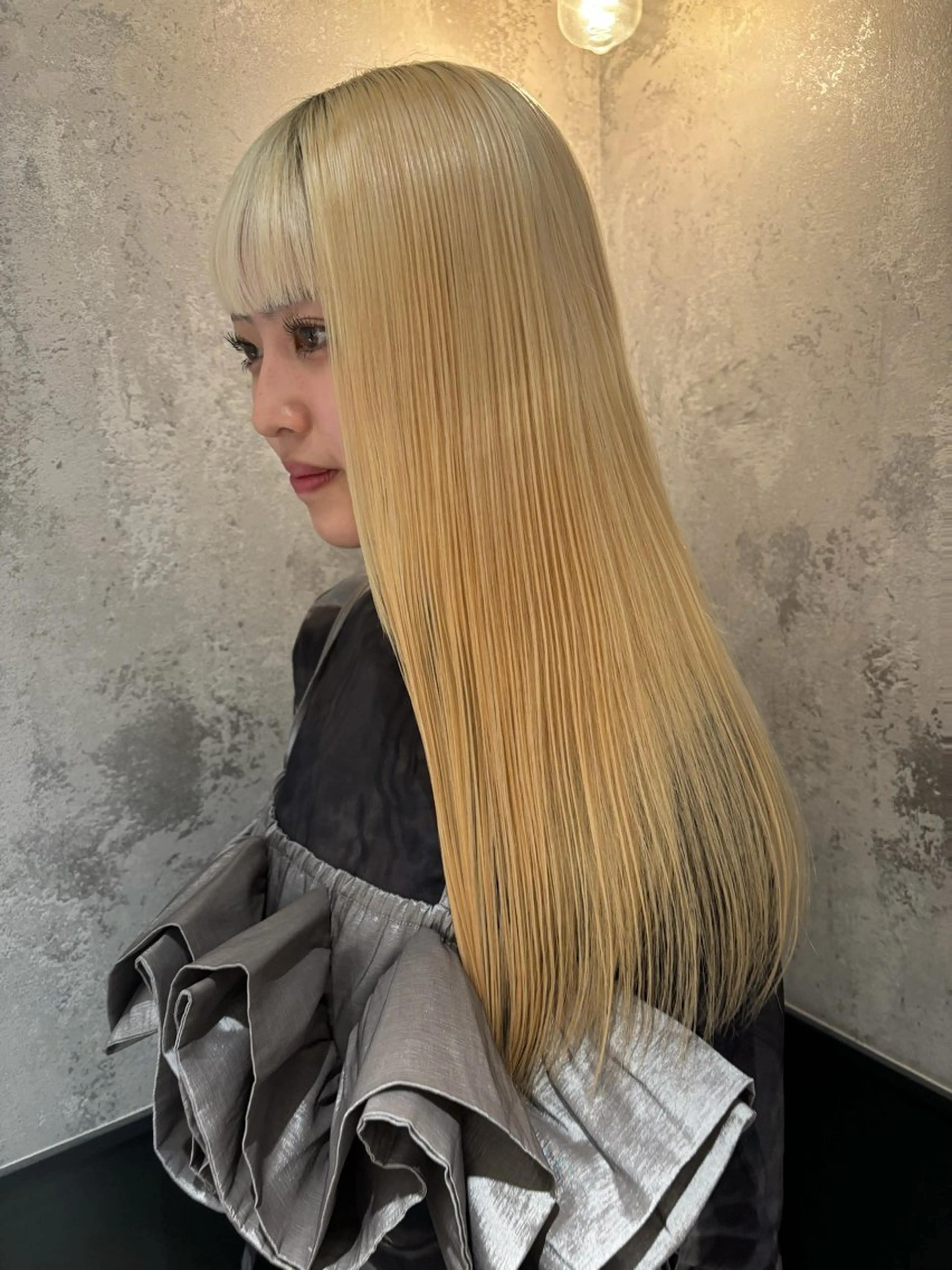 ロング カラー ミストバング ベージュカラー ブリーチ ブロンド 透明感カラー 髪質改善/縮毛矯正/ 艶カラー/ヘッドスパのヘアスタイル