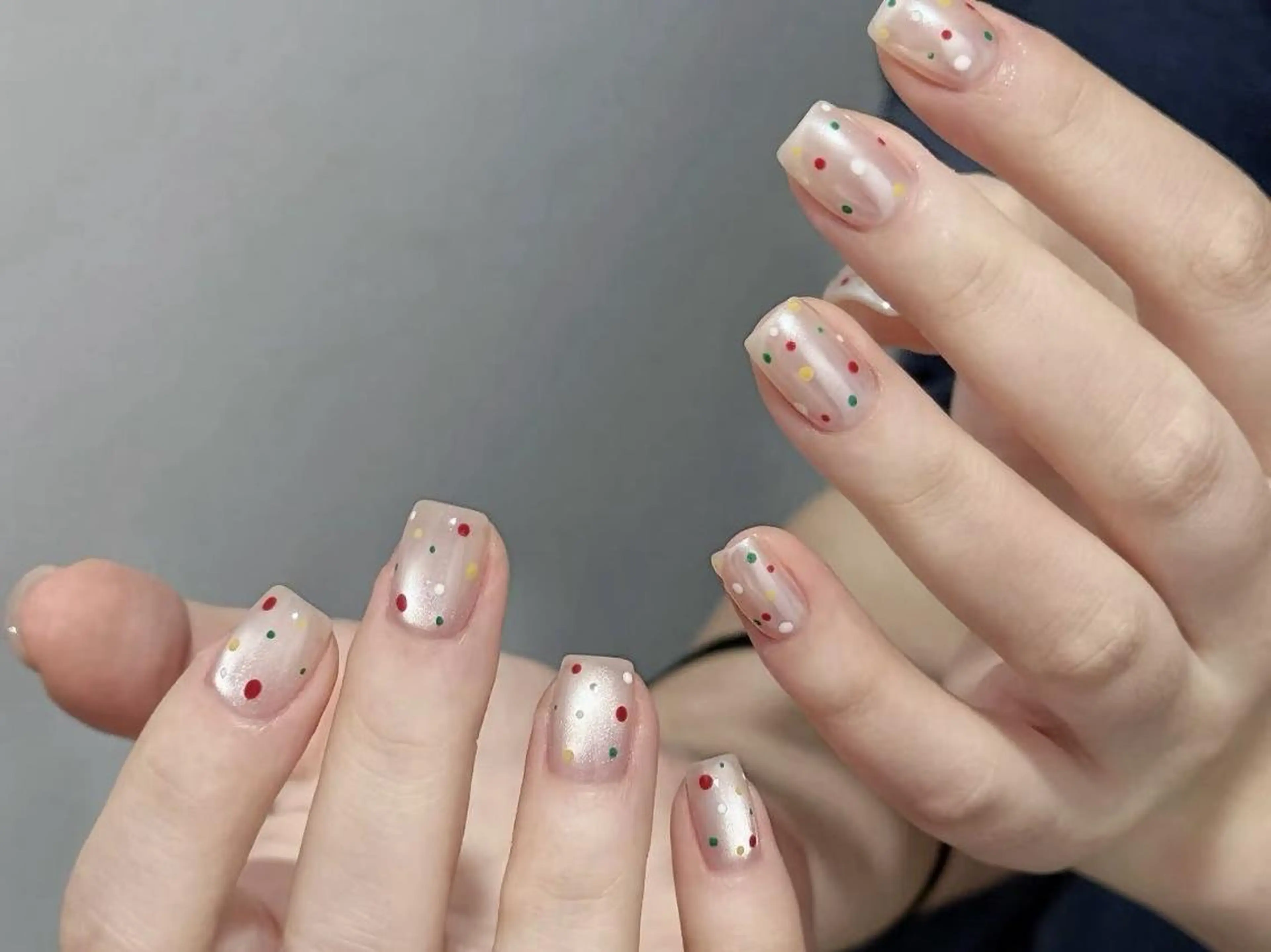 ネイル アートネイル ジェルネイル ガーリー ホログラムネイル ミディアムネイル ハンドネイル ハンドケア 🎀Sense Nail渋谷店🎀のネイルデザイン