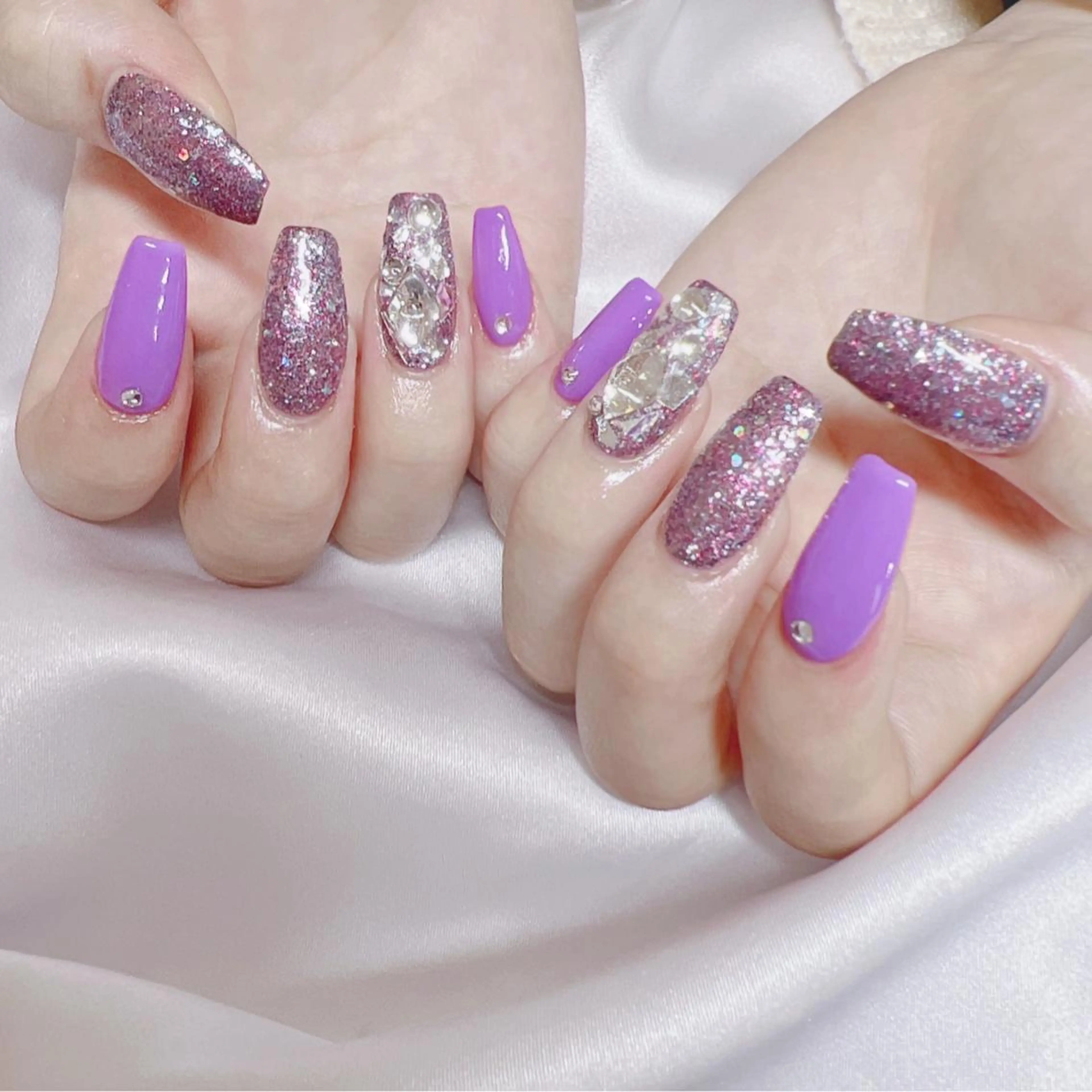 ネイル オーロラネイル フットネイル フレンチネイル ジェルネイル 韓国ネイル ハンドネイル ハンドケア 【ENサロン】 Rei🎀Nailのネイルデザイン