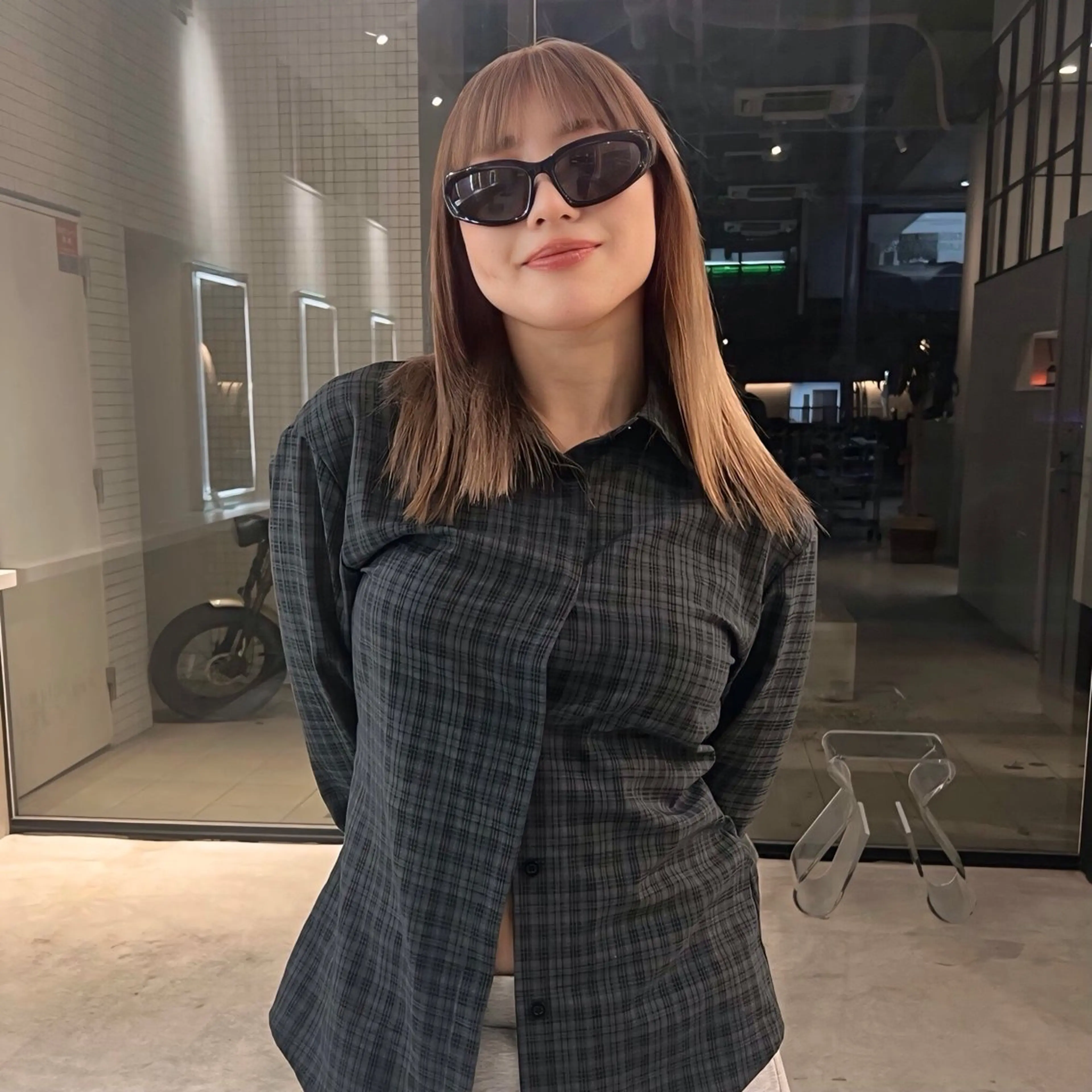 セミロング DEAN 名駅店 大人レイヤーカットのヘアスタイル