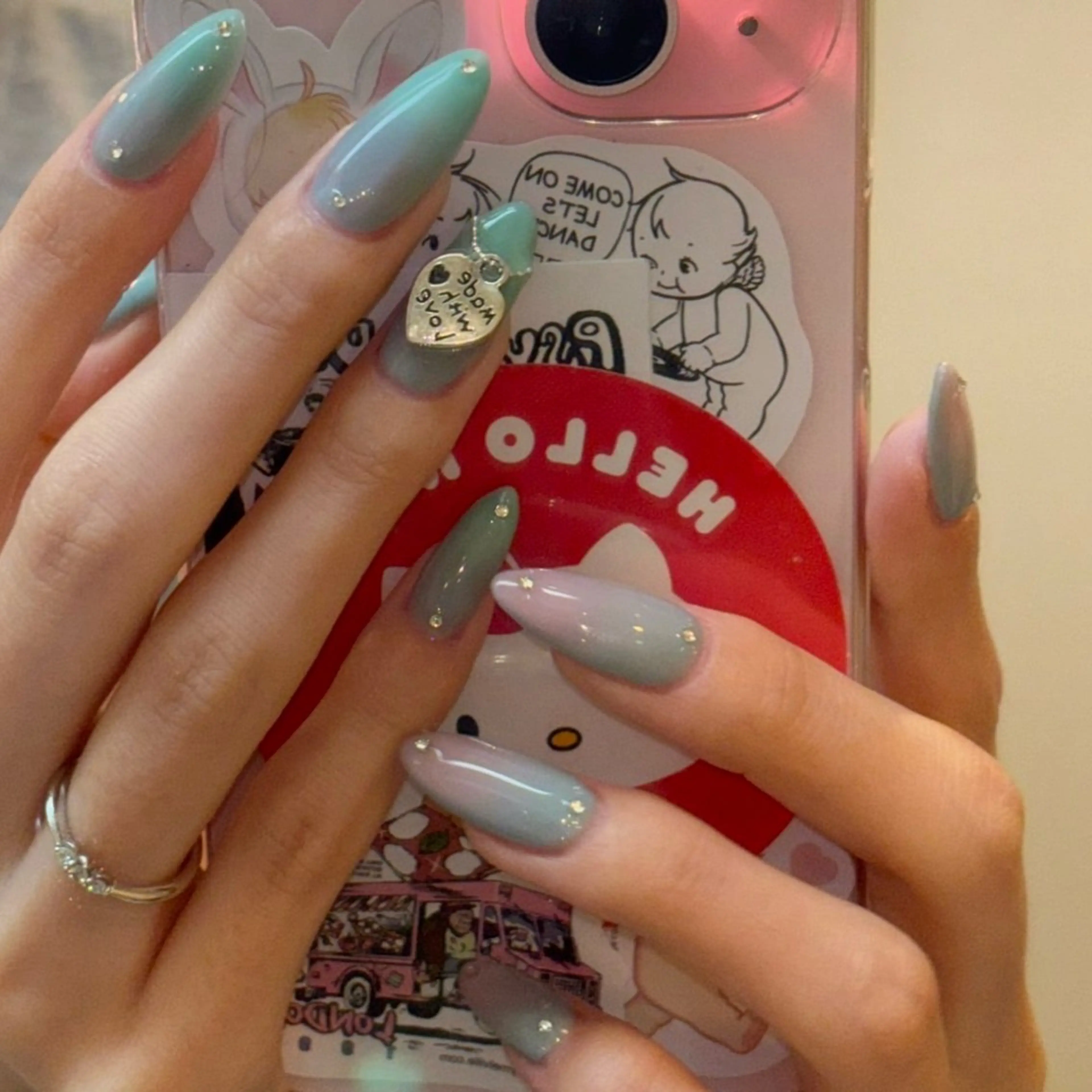 ネイル ハンドネイル aliengirl Ayuのネイルデザイン