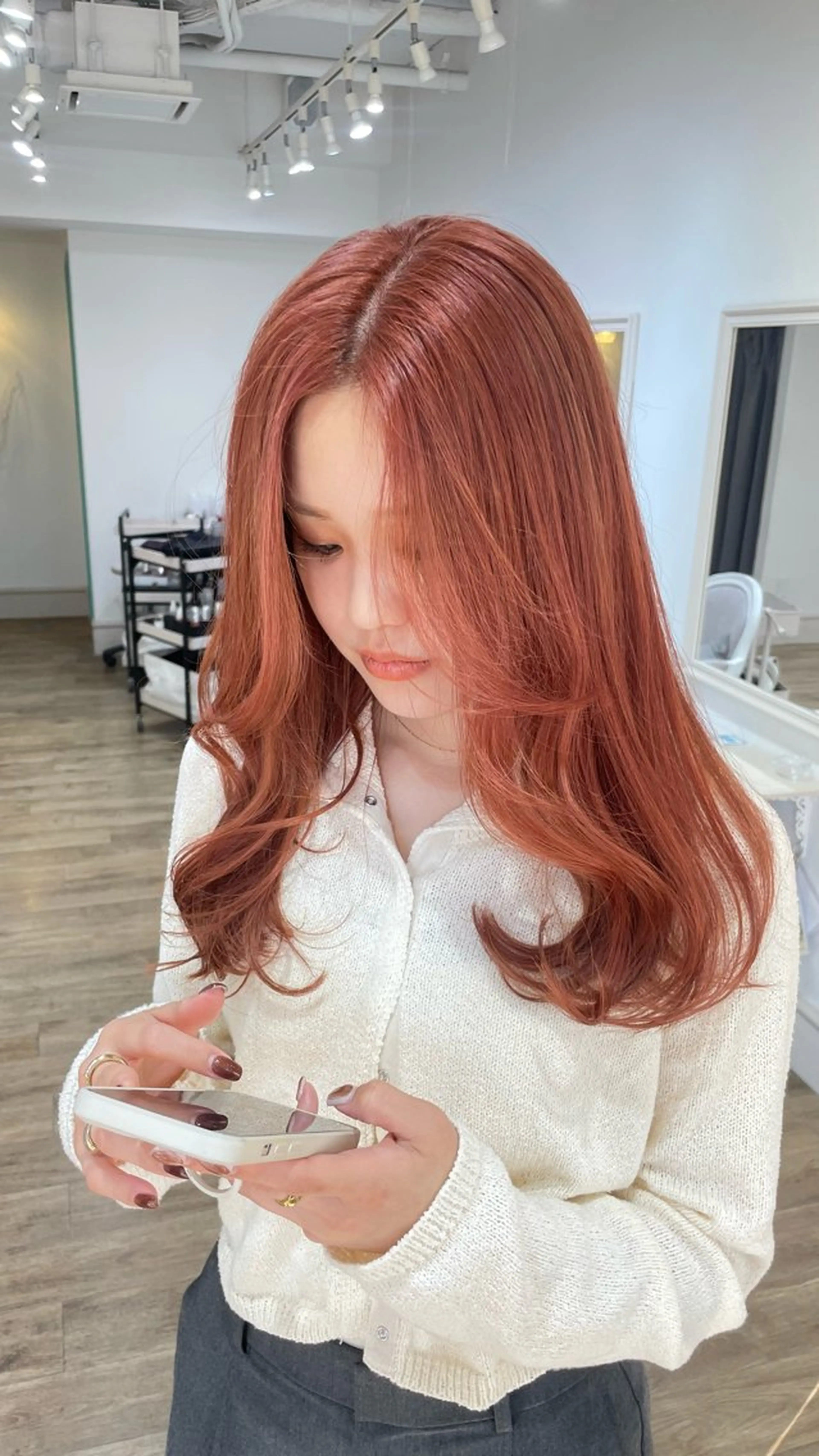 ロング カラー ヘアアレンジ ベージュカラー ブリーチ オレンジ オレンジベージュ ヘアカラー トリートメント 酸性縮毛矯正 梅田茶屋町 Juriのヘアスタイル