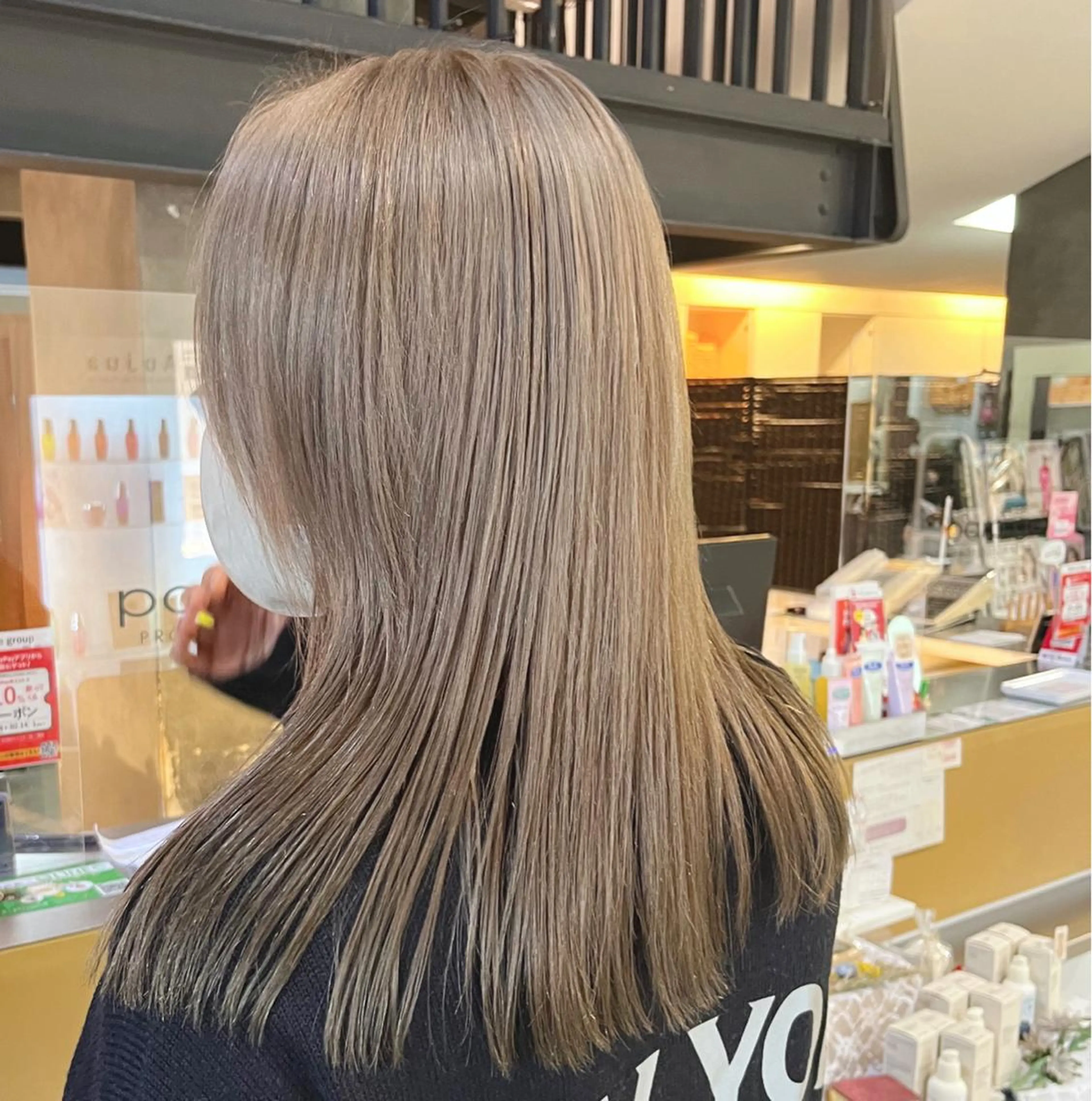 セミロング カラー uni 江坂🦋 木下風子のヘアスタイル