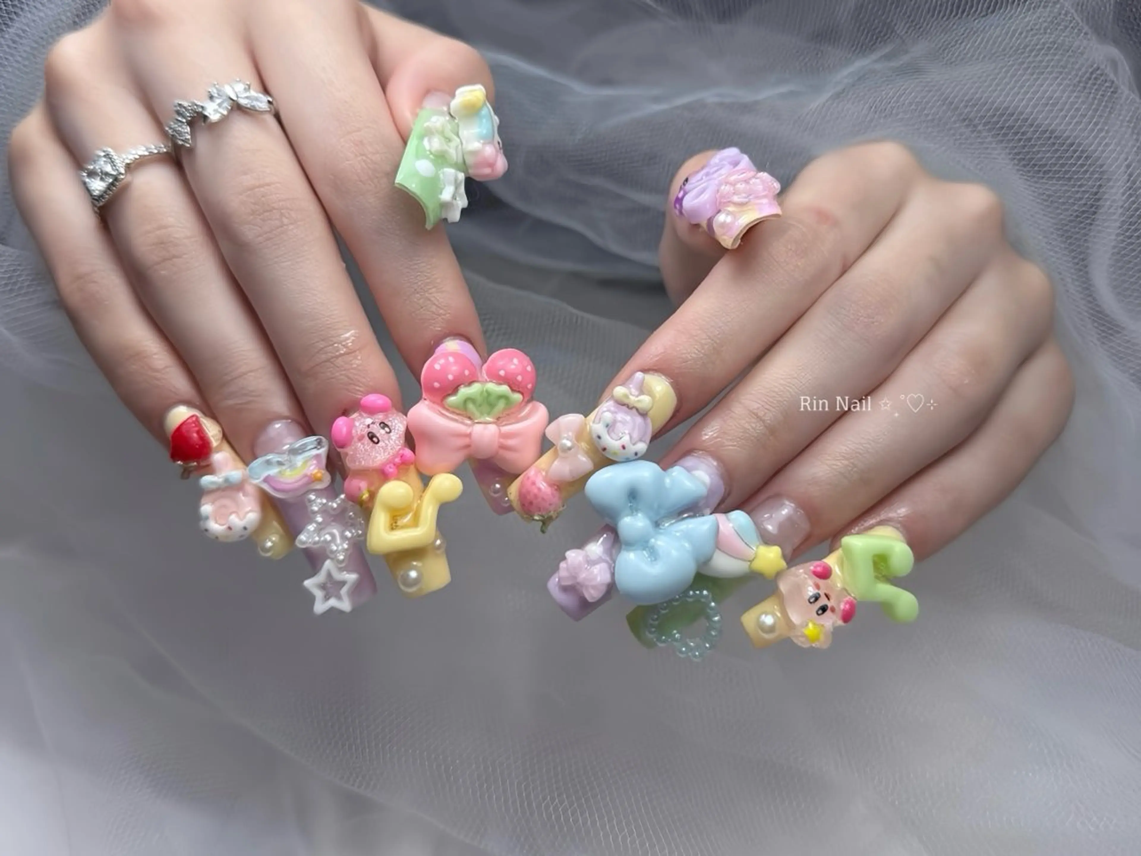 ネイル ボルドー フレンチネイル グラデーション キラキラネイル 韓国ネイル ハンドネイル Rin Nail Shinokuboのネイルデザイン