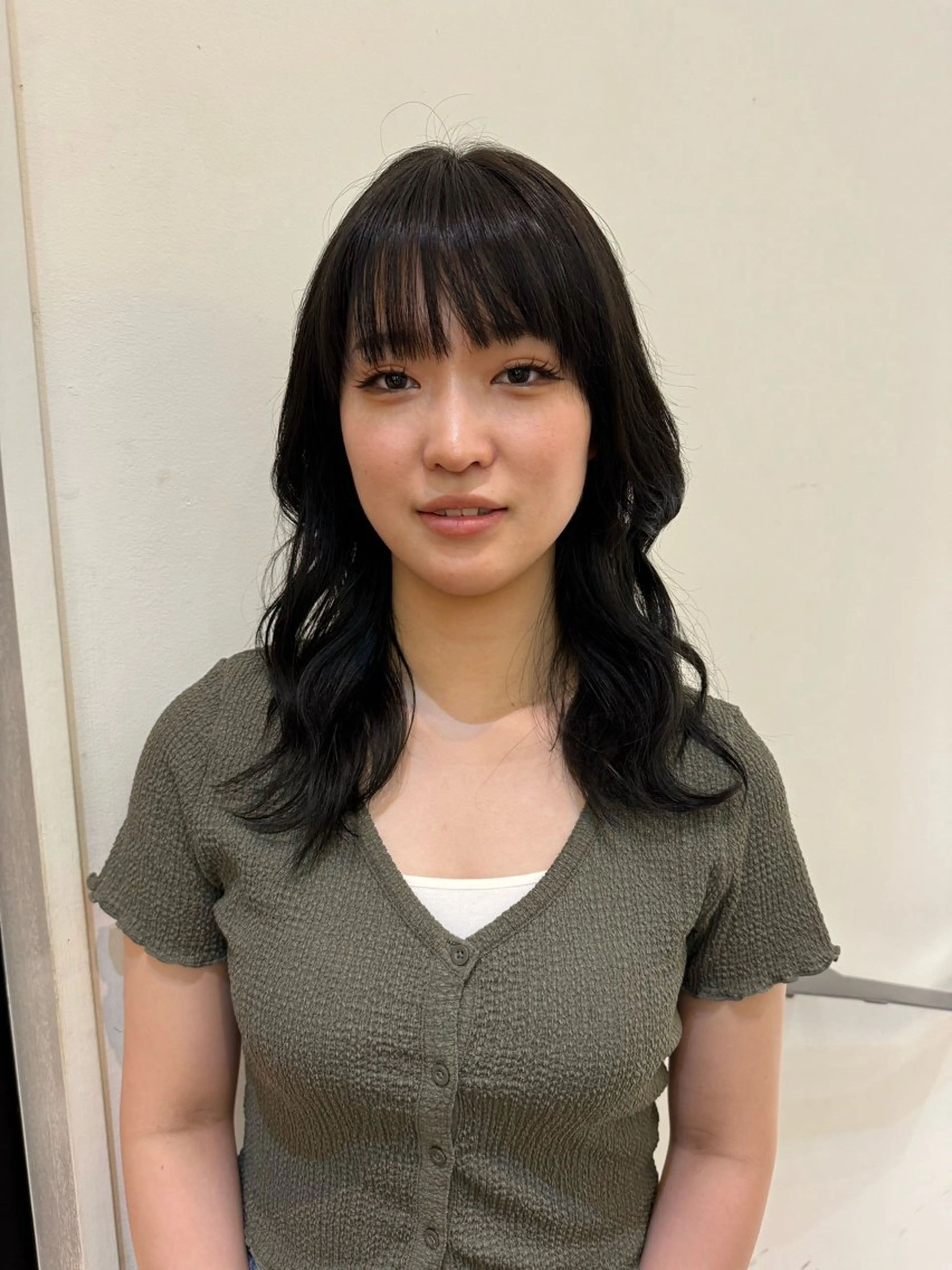 セミロング カラー 黒髪 レイヤーカット 吉留 文月のヘアスタイル