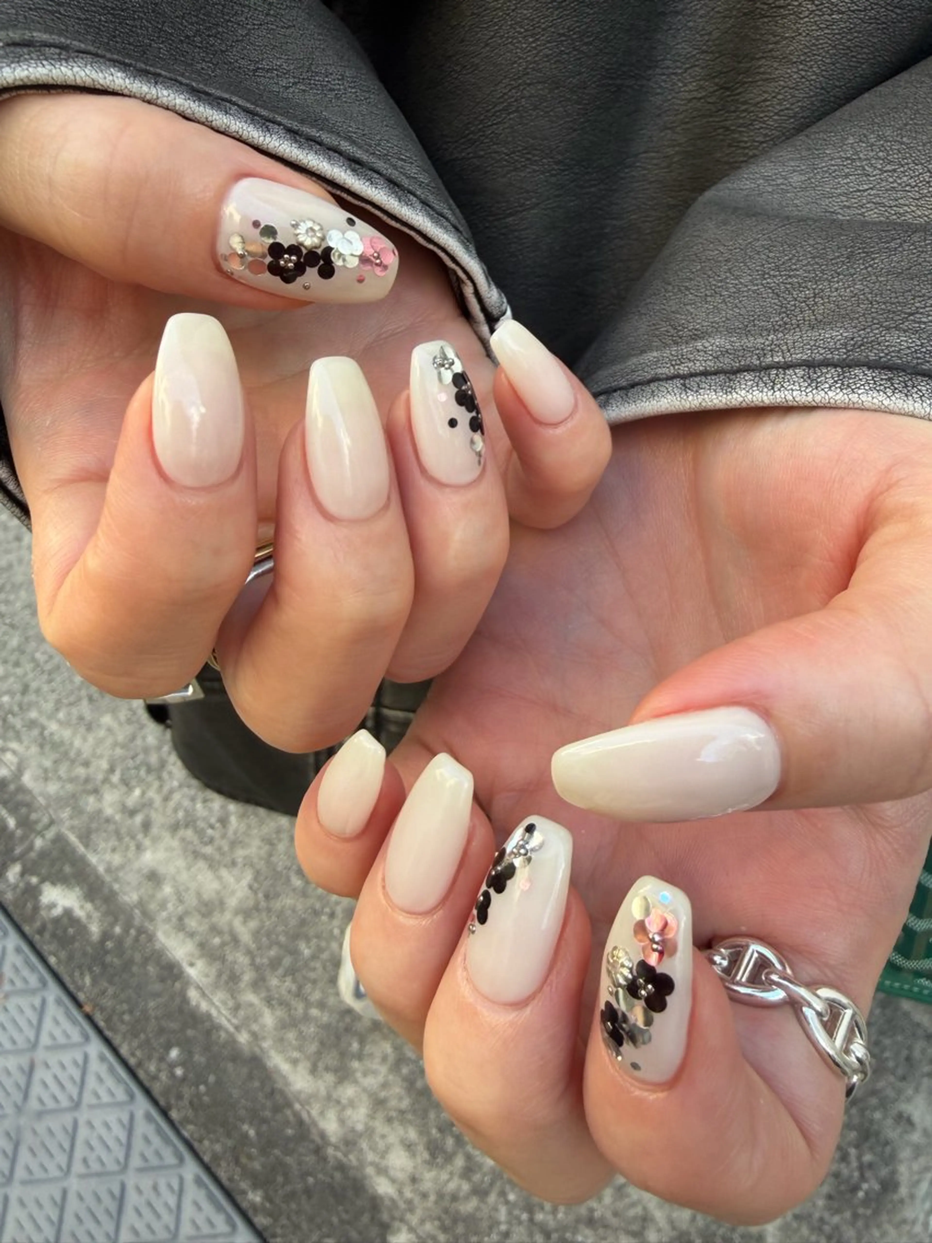 ネイル アートネイル ホログラムネイル ハンドネイル 🌼大西洋子 laughl🌼のネイルデザイン