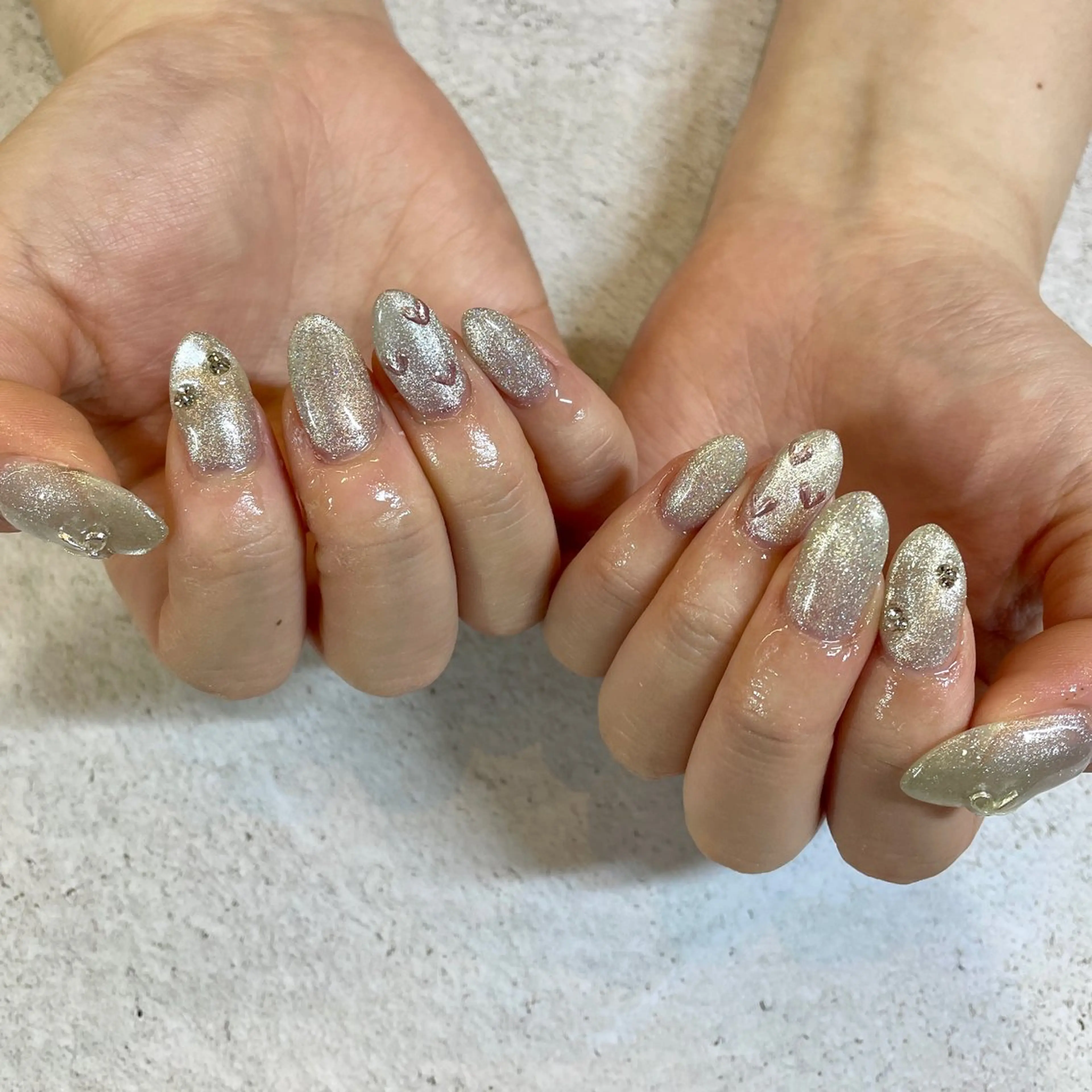 ネイル ハート ミラーネイル ピンク リボン シルバー ハンドネイル LUNI所属・LUNI 久屋大通 ˚✧₊⁎/ yuriのネイルデザイン