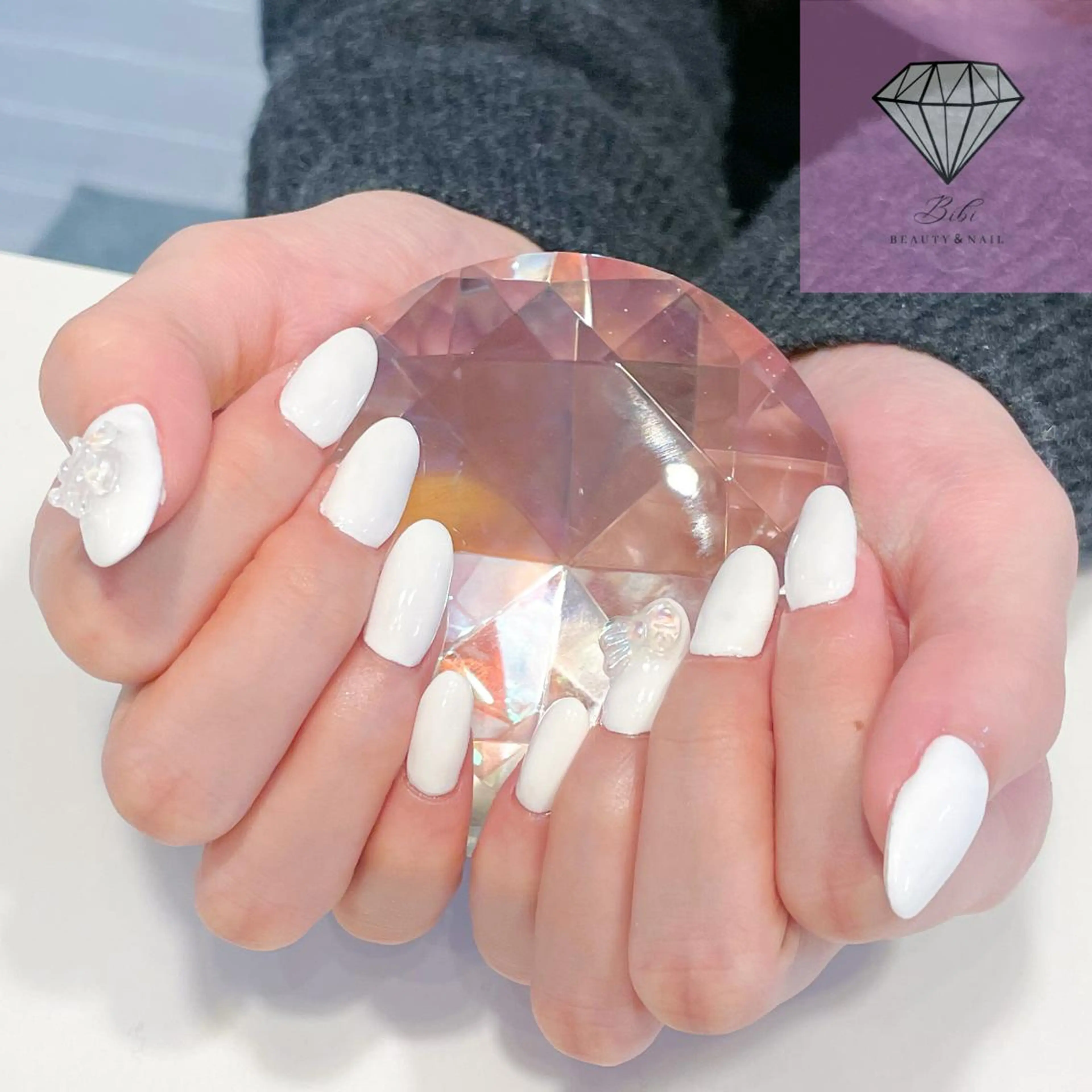ネイル ワンカラーネイル リボン ホワイト ハンドネイル ネイルサロン💎 Bibiのネイルデザイン